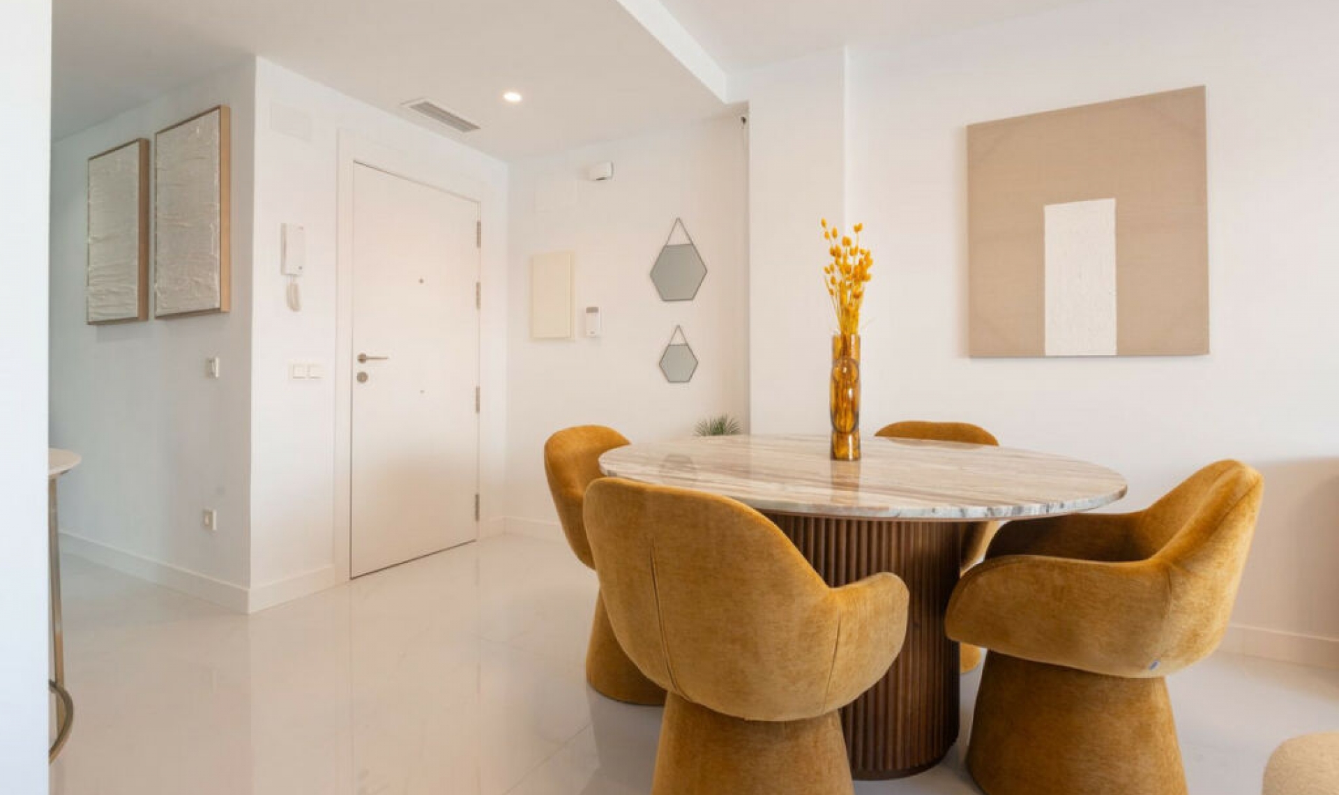 Resale - Apartment -
Marbella