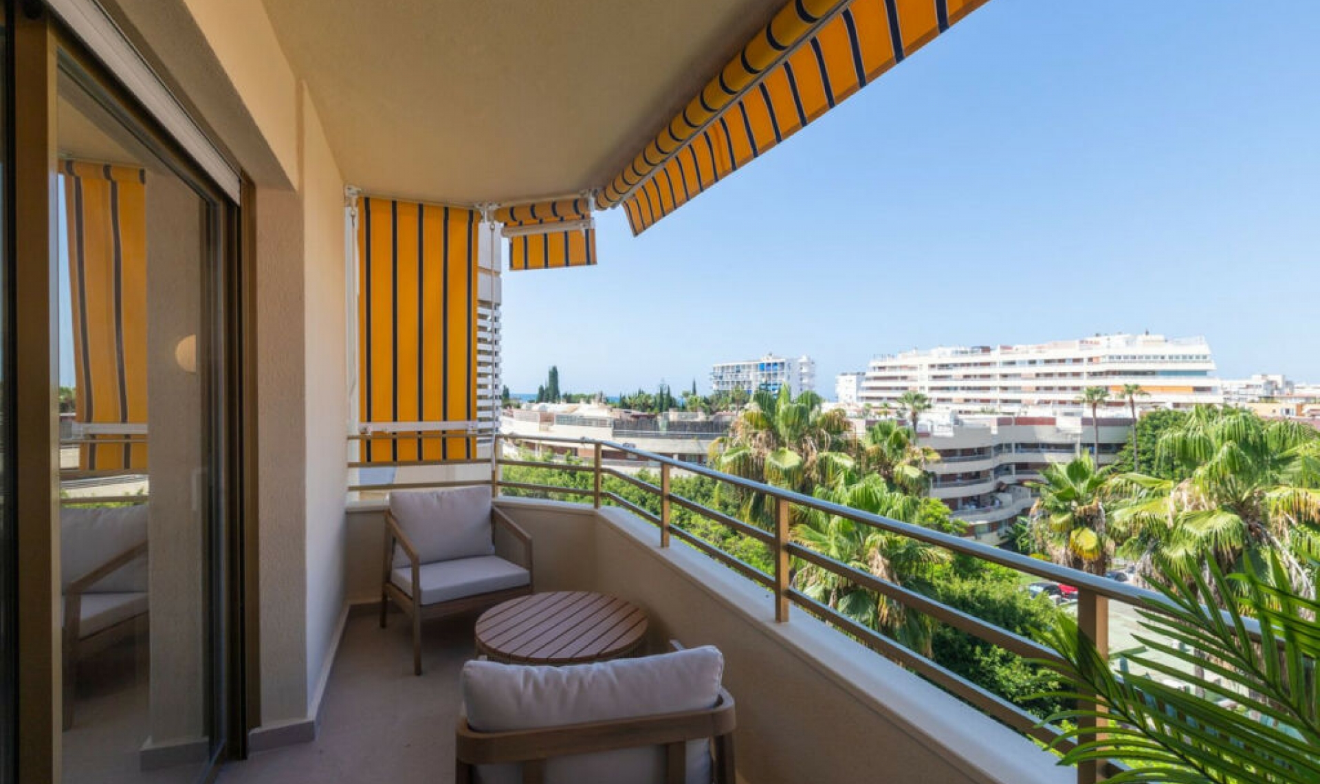 Resale - Apartment -
Marbella