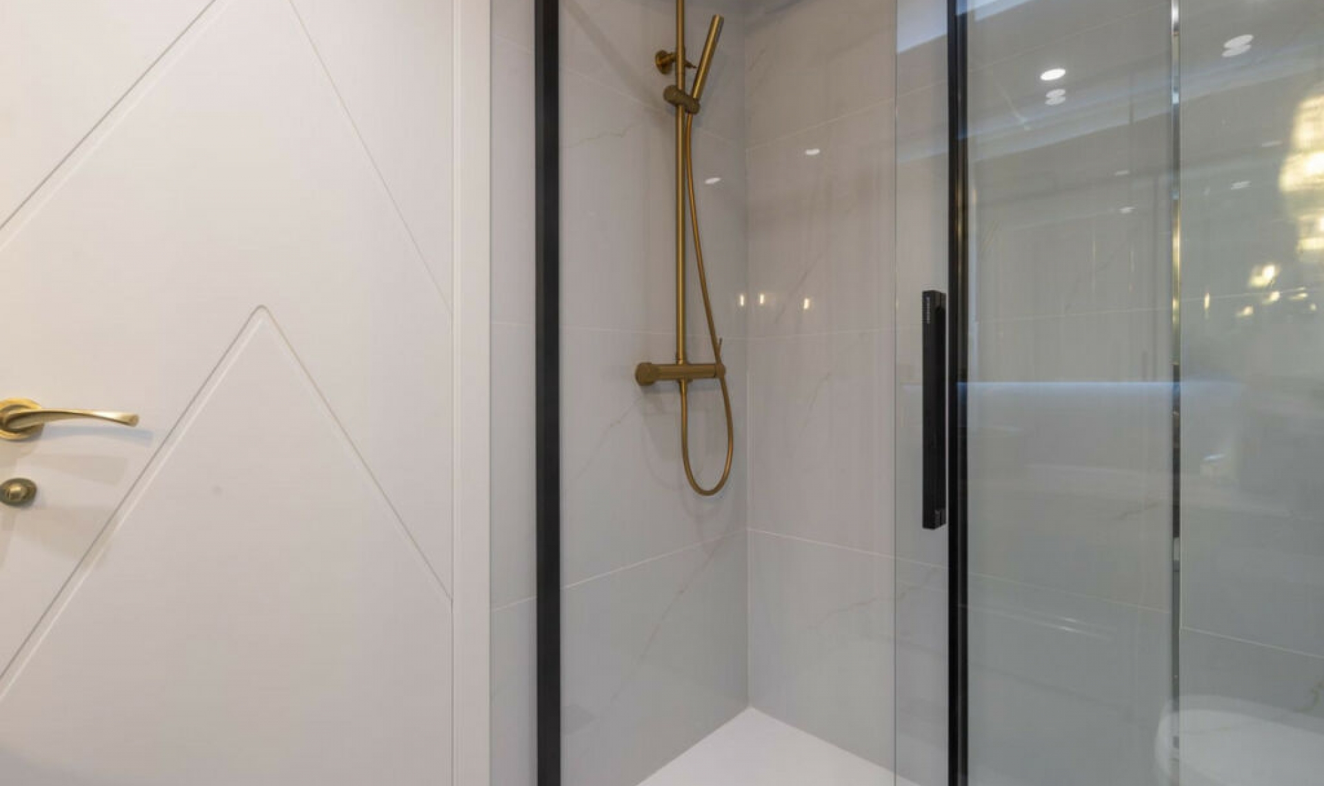 Resale - Apartment -
Marbella