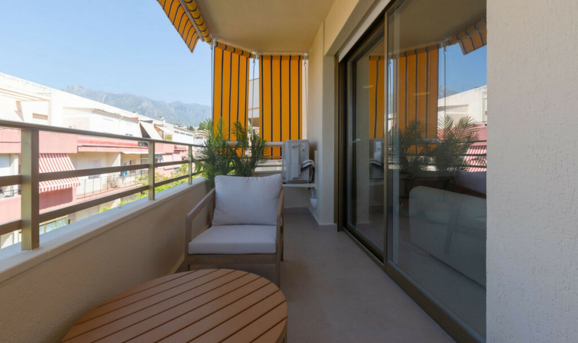 Resale - Apartment -
Marbella