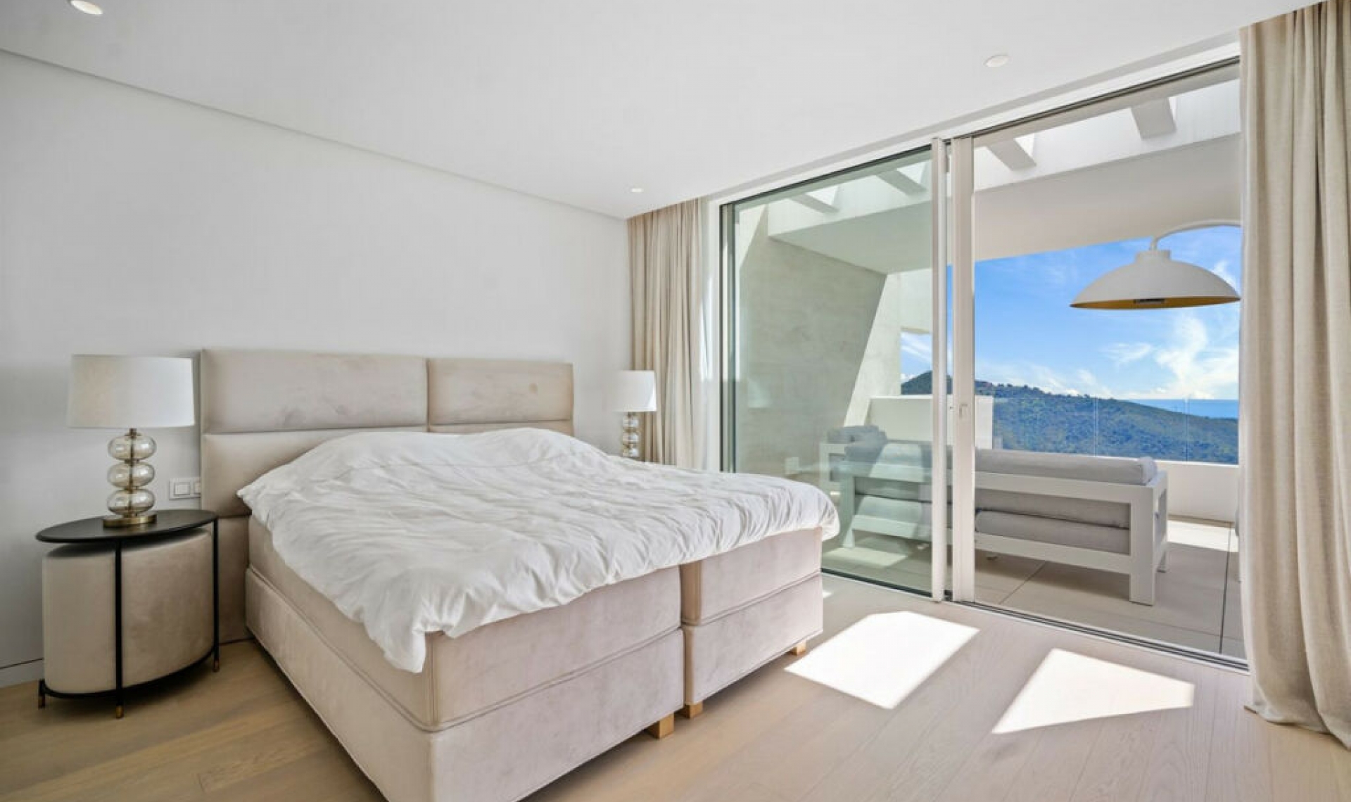 Resale - Apartment -
Marbella