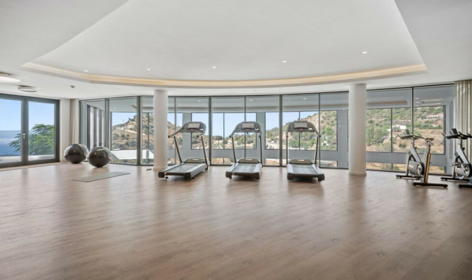 Resale - Apartment -
Marbella