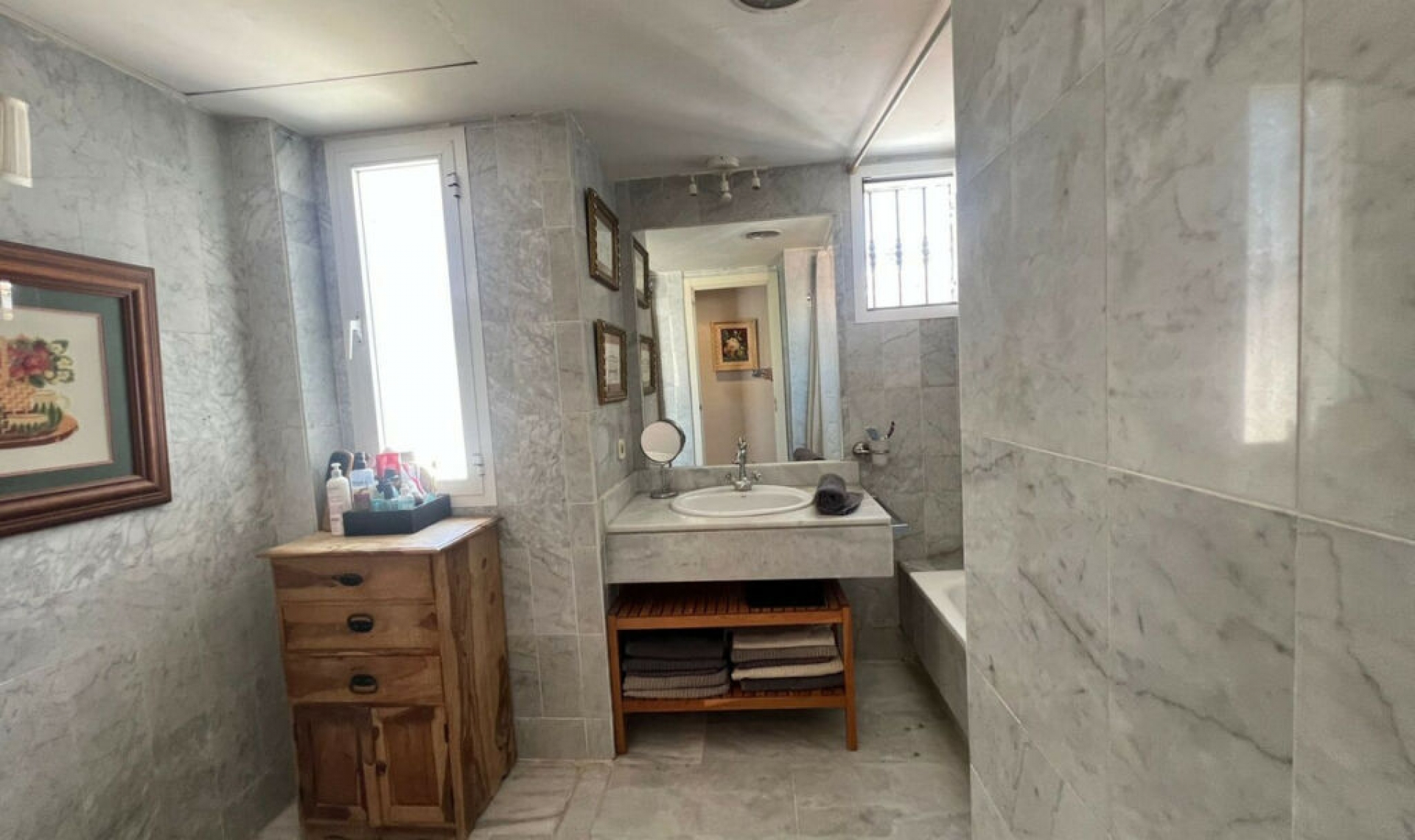 Resale - Apartment -
Marbella