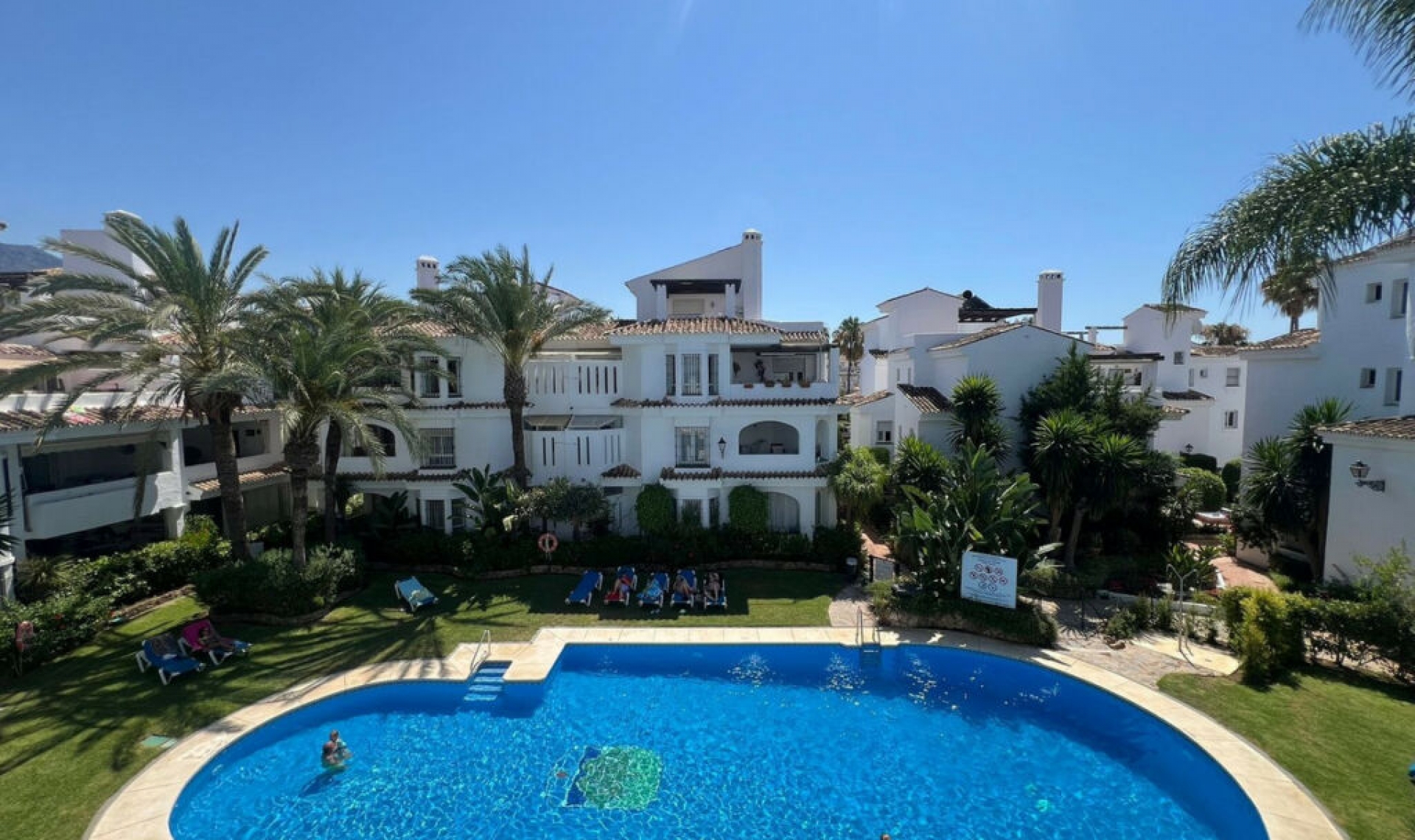 Resale - Apartment -
Marbella