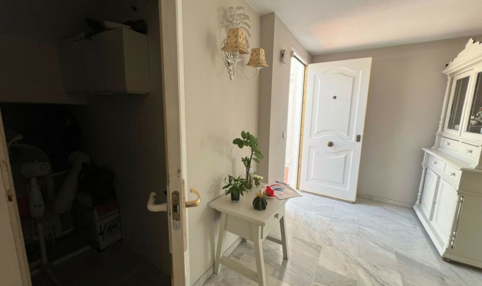 Resale - Apartment -
Marbella