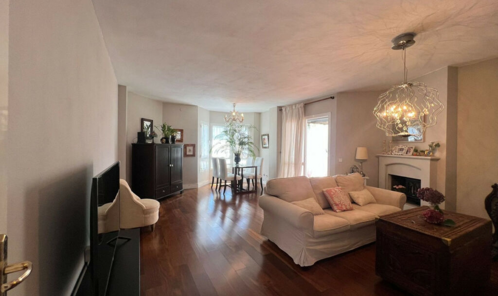 Resale - Apartment -
Marbella