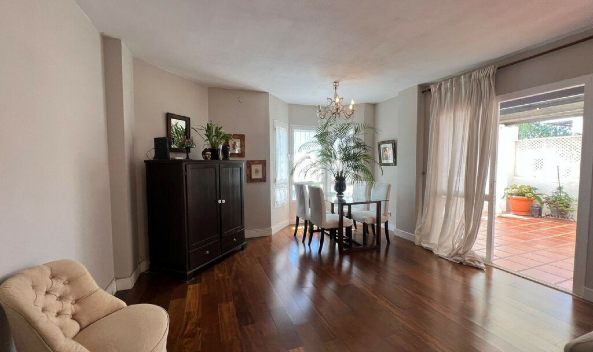 Resale - Apartment -
Marbella