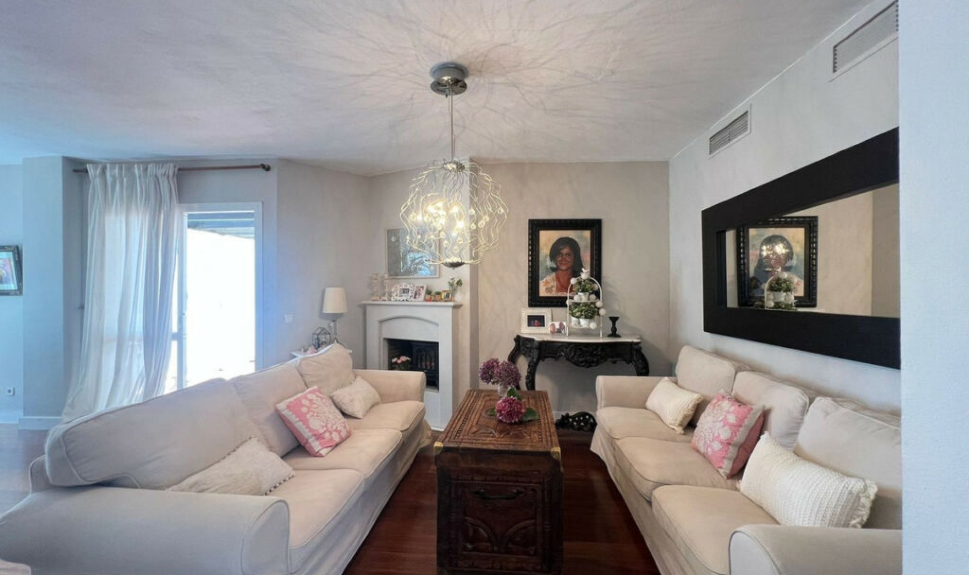 Resale - Apartment -
Marbella