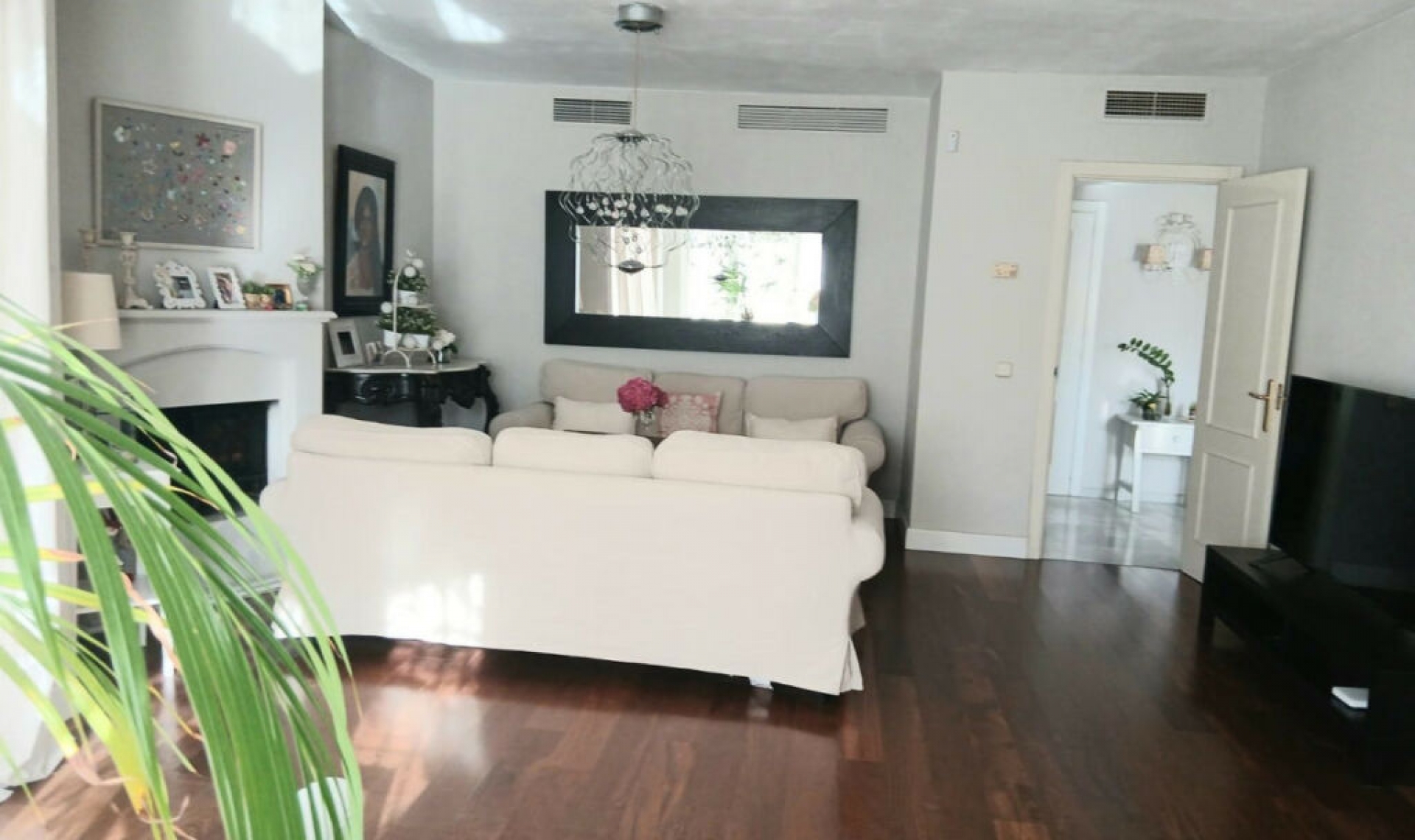 Resale - Apartment -
Marbella