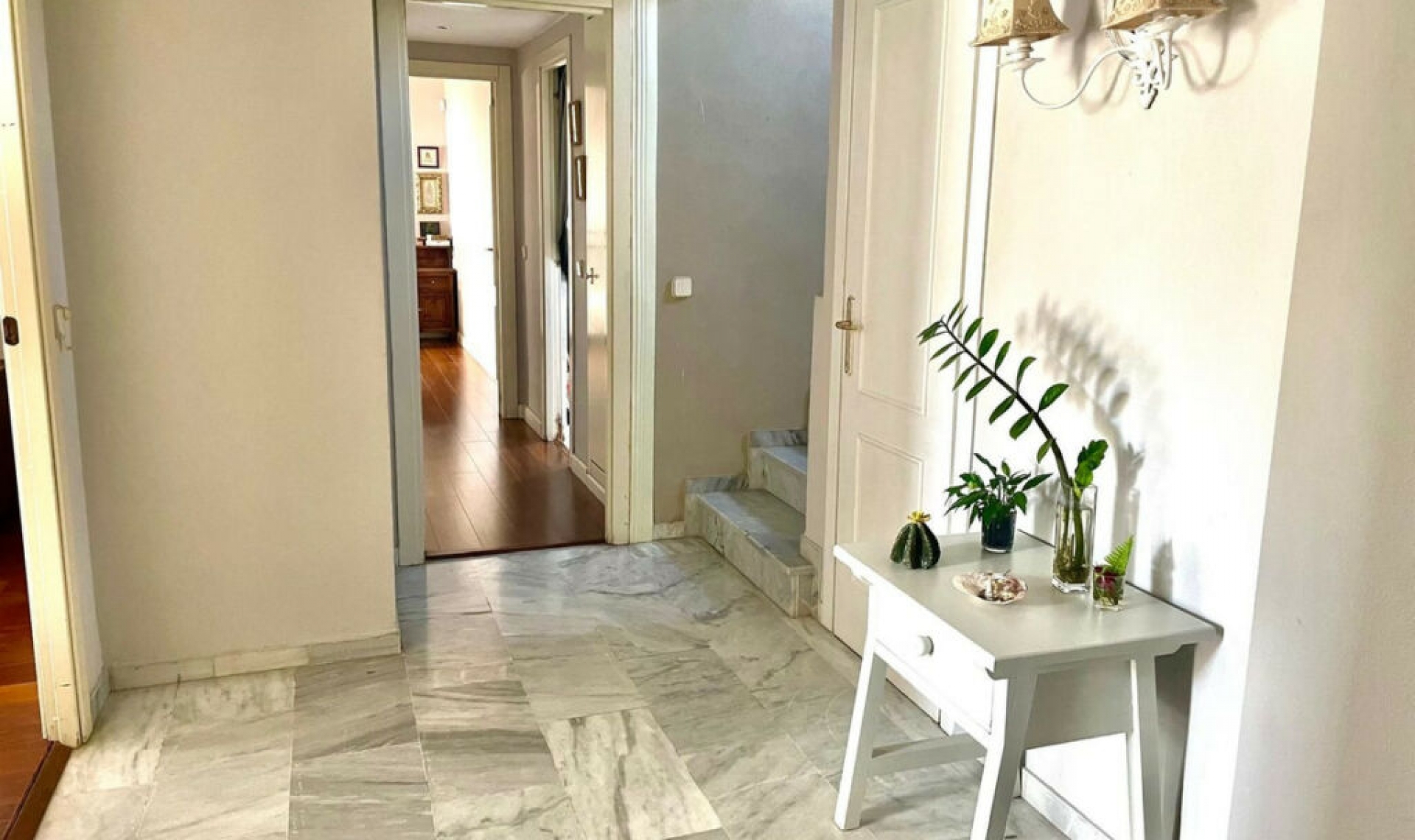 Resale - Apartment -
Marbella