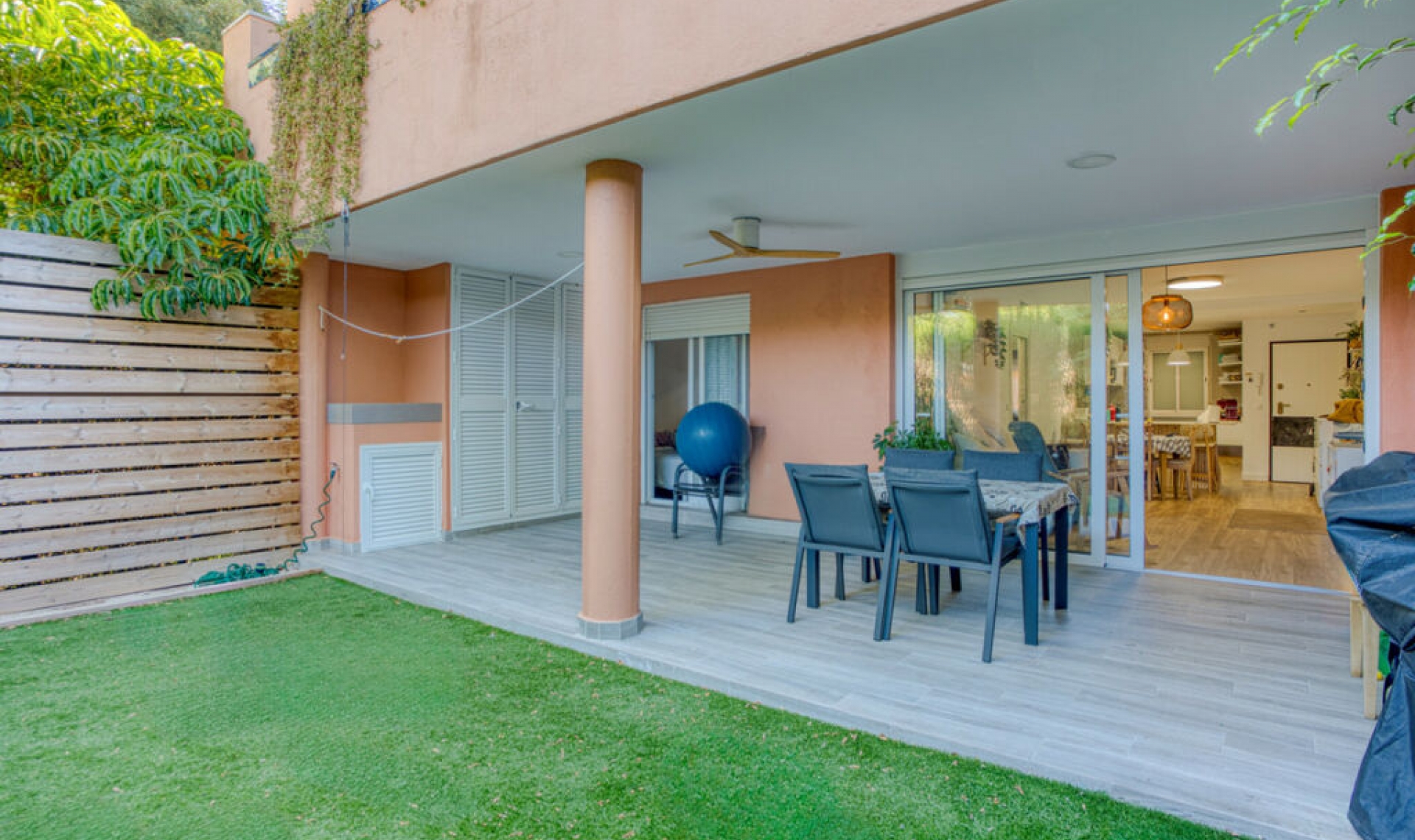 Resale - Apartment -
Marbella
