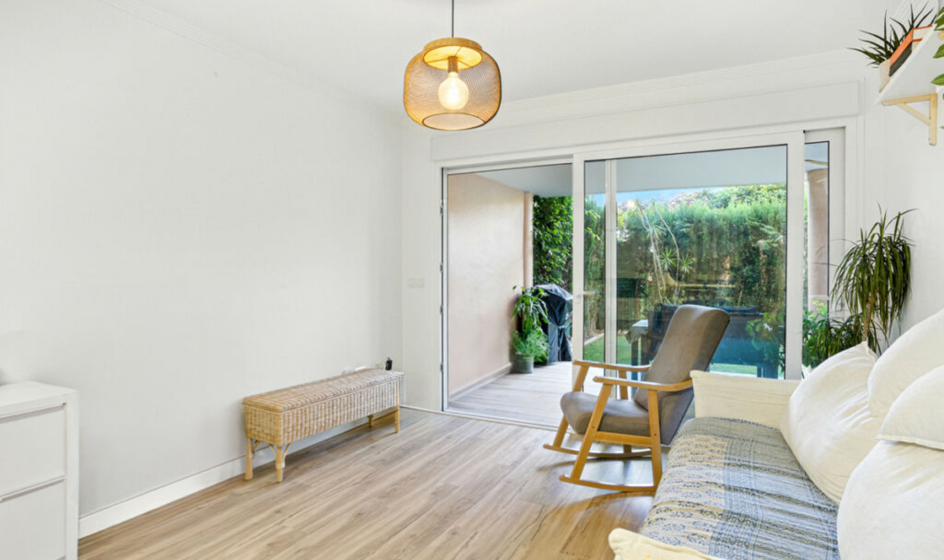 Resale - Apartment -
Marbella