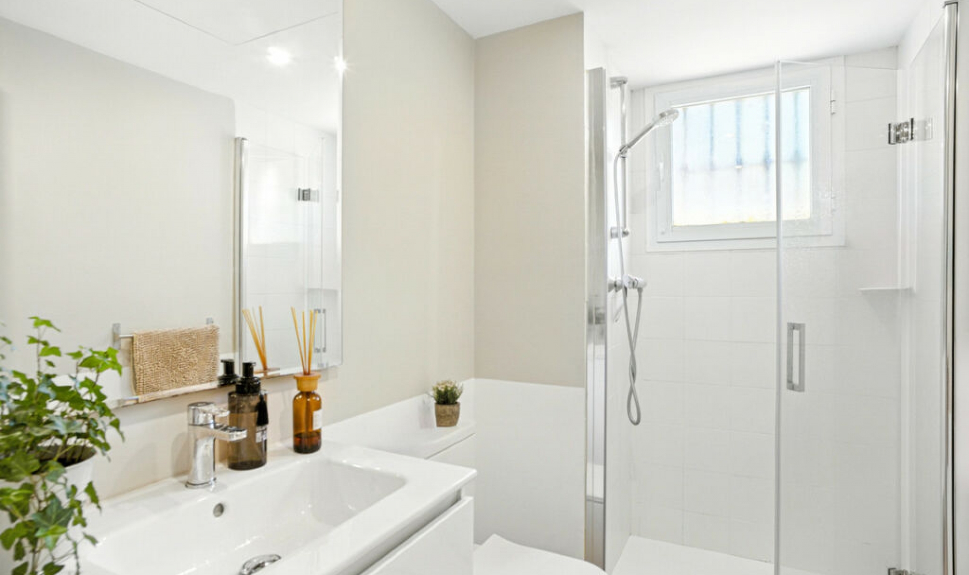 Resale - Apartment -
Marbella