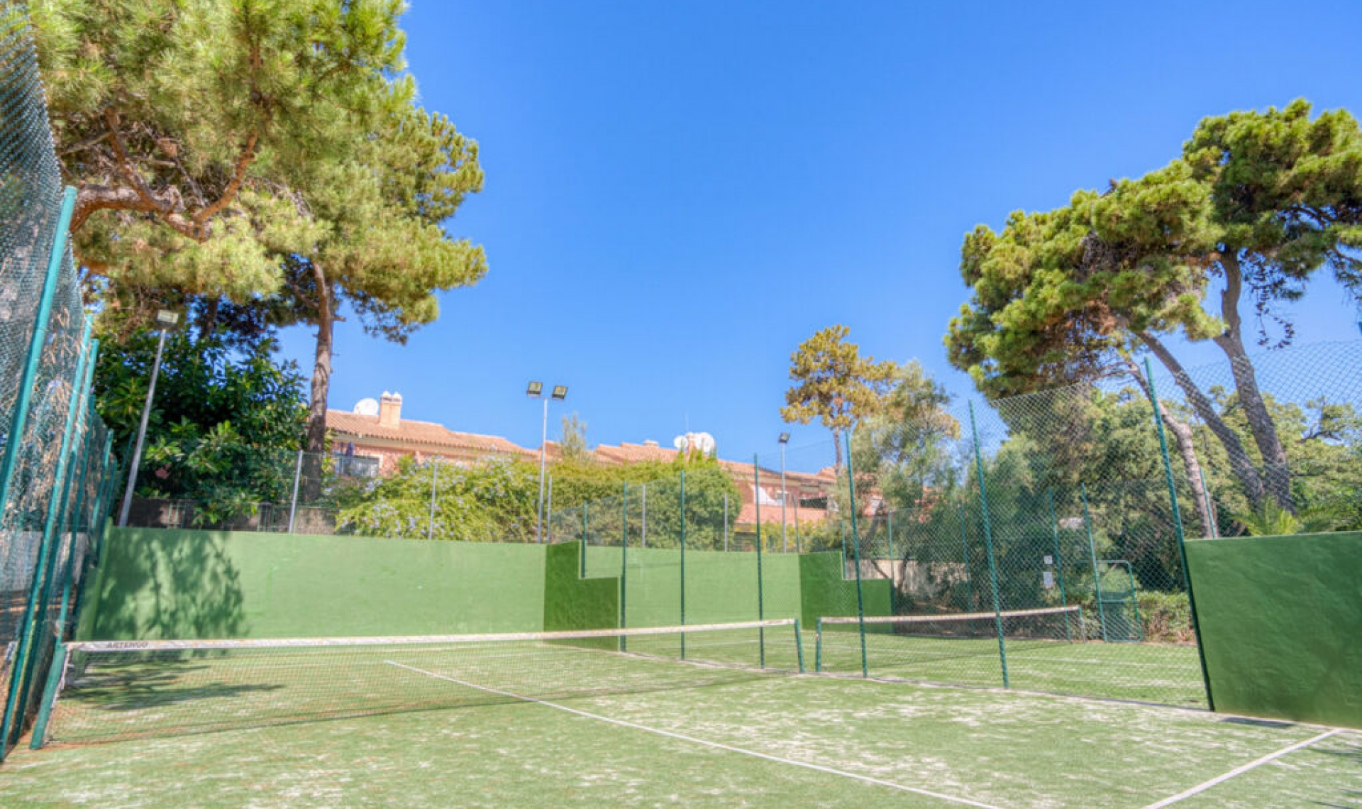 Resale - Apartment -
Marbella