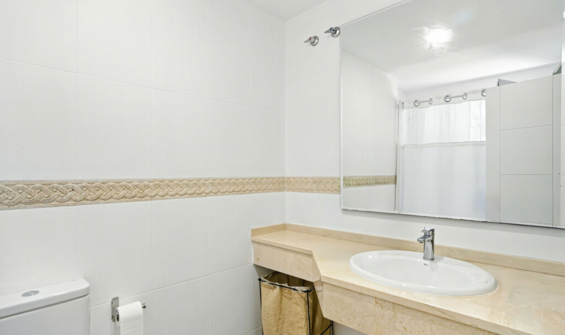 Resale - Apartment -
Marbella