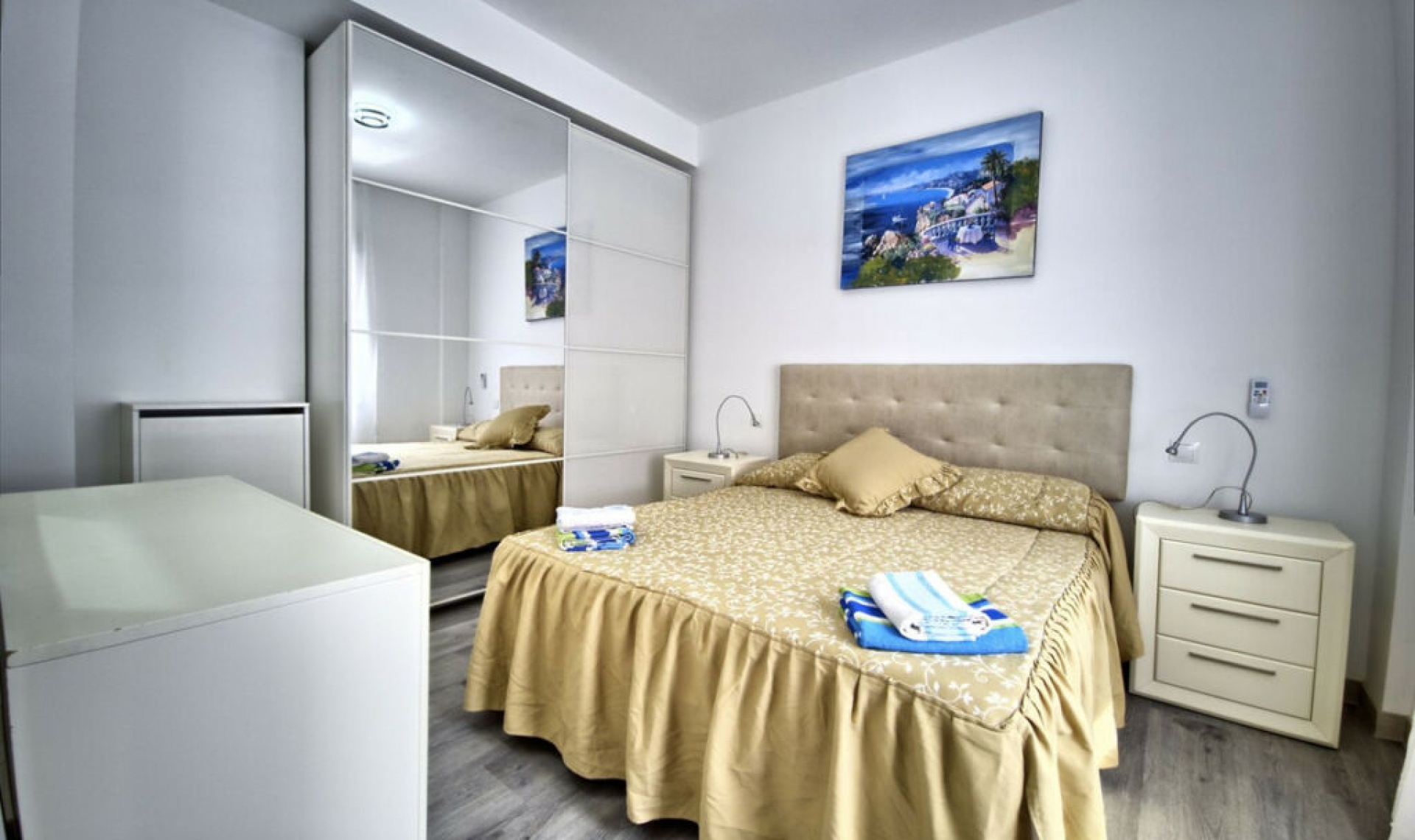 Resale - Apartment -
Marbella