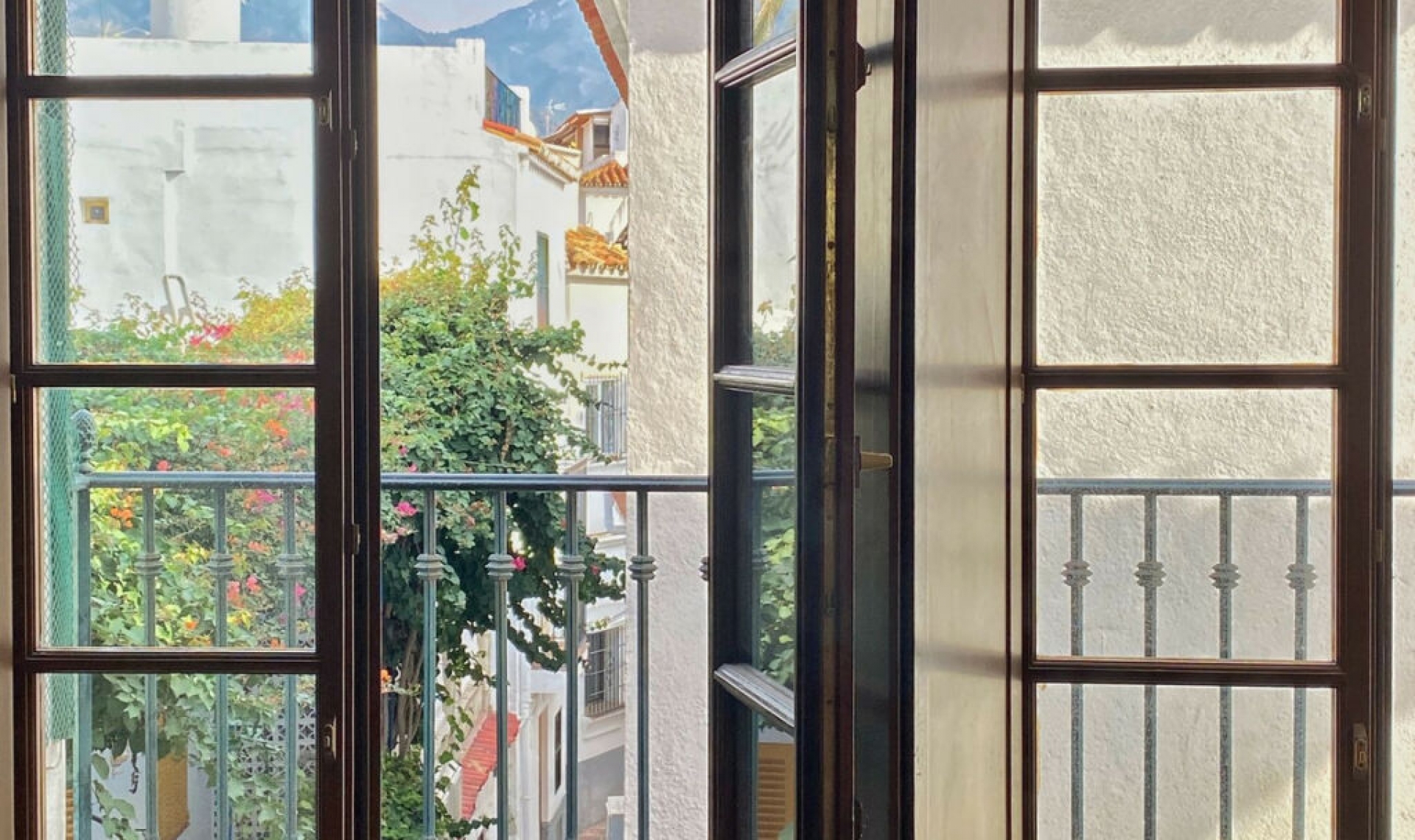 Resale - Apartment -
Marbella