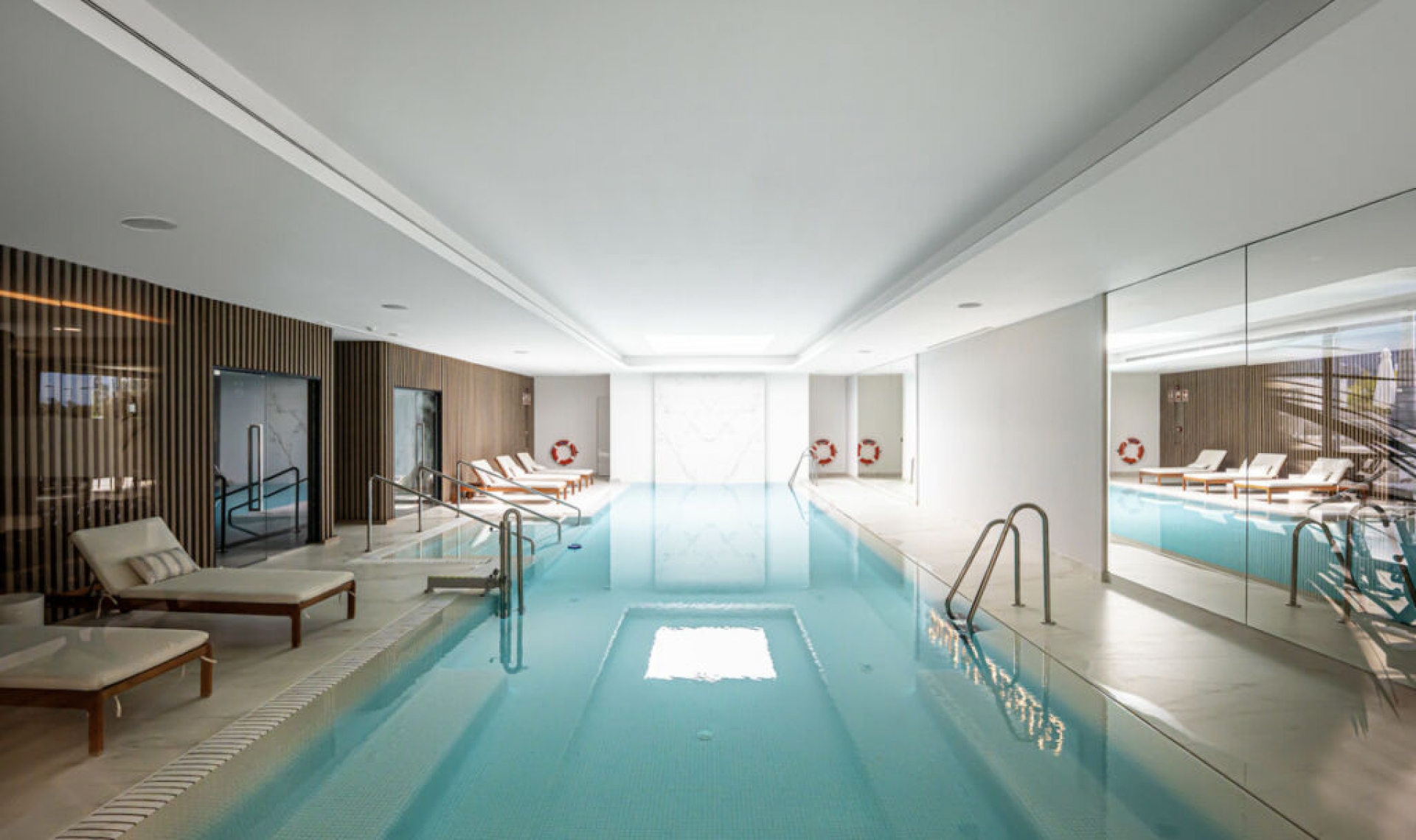 Resale - Apartment -
Marbella