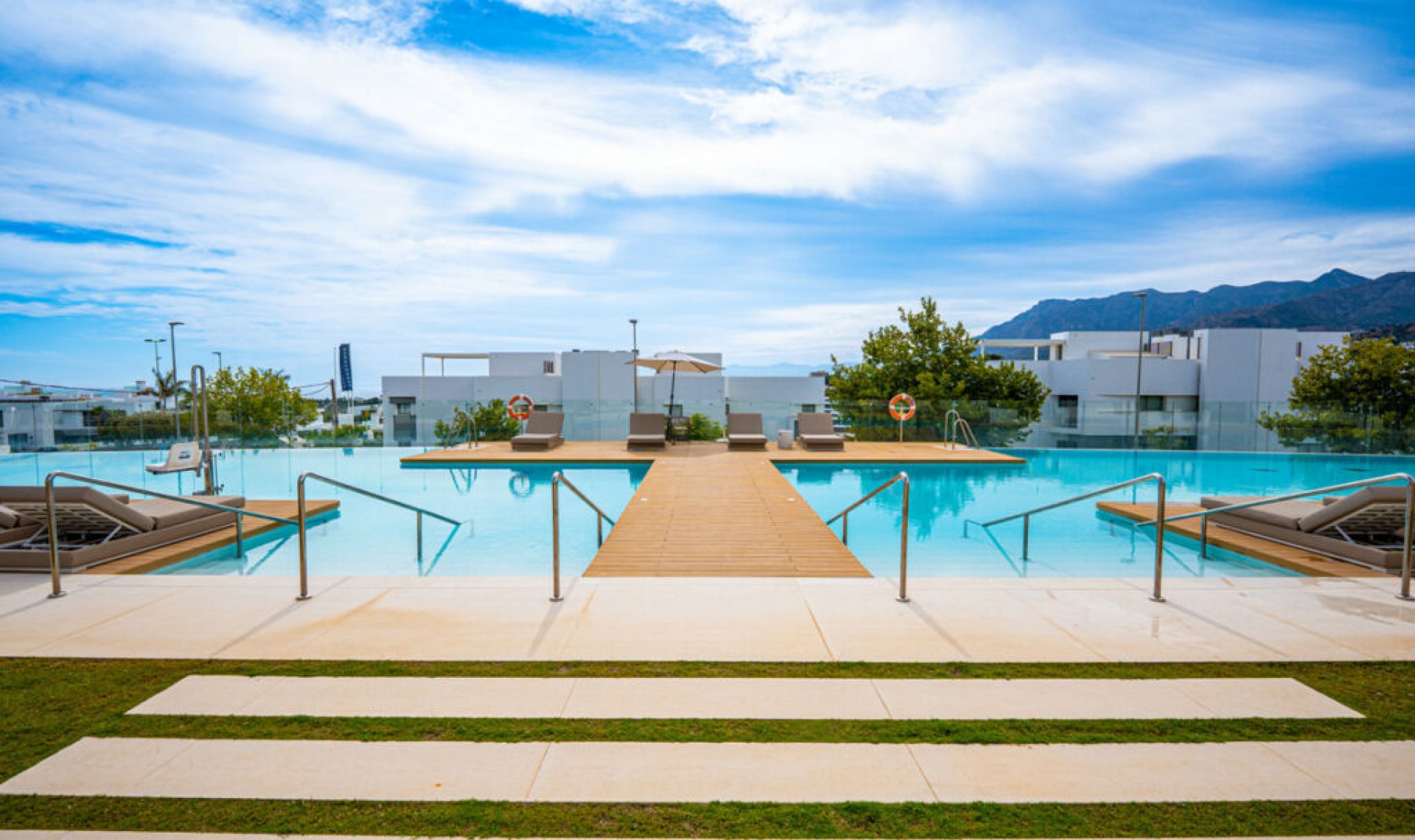 Resale - Apartment -
Marbella