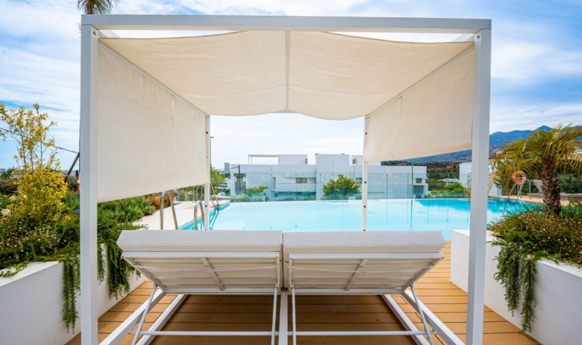 Resale - Apartment -
Marbella