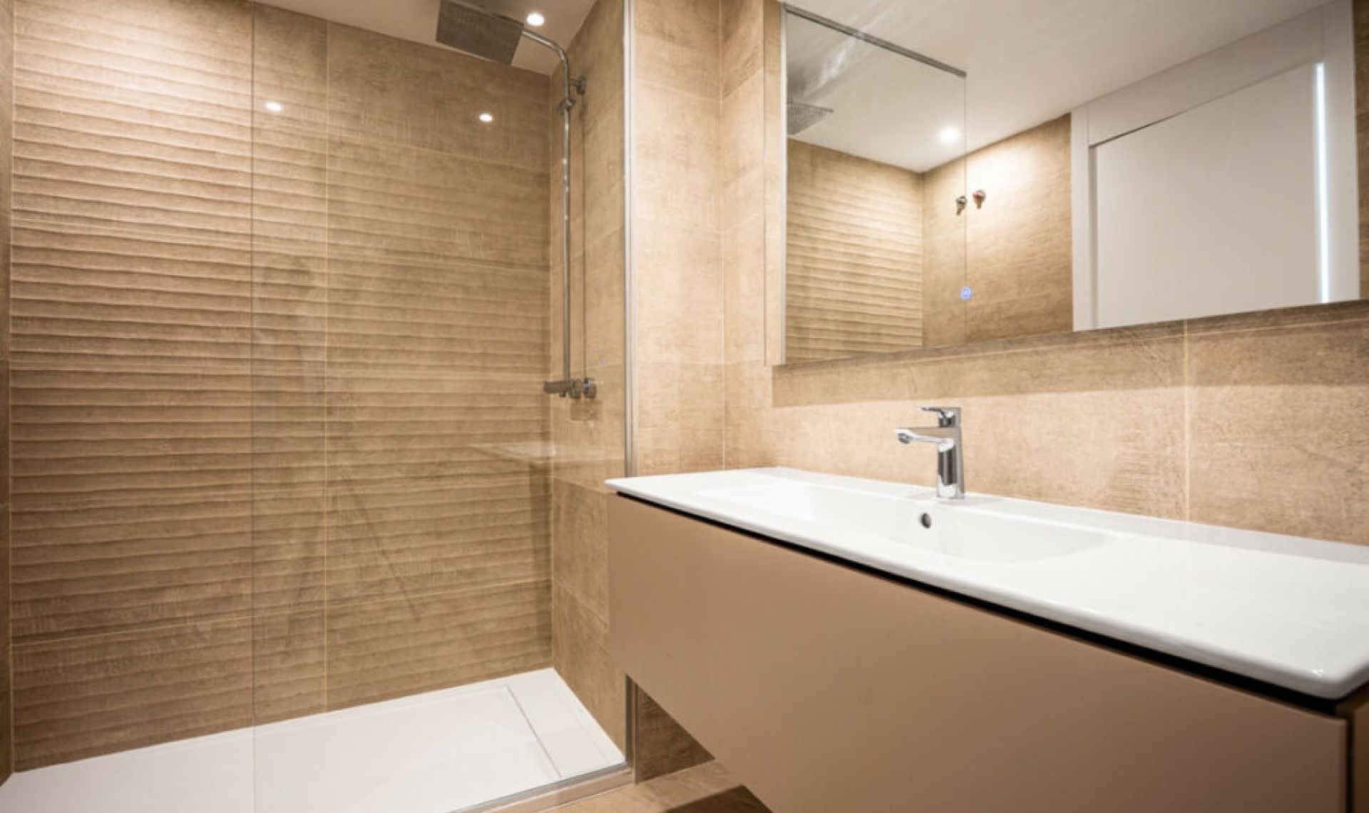 Resale - Apartment -
Marbella