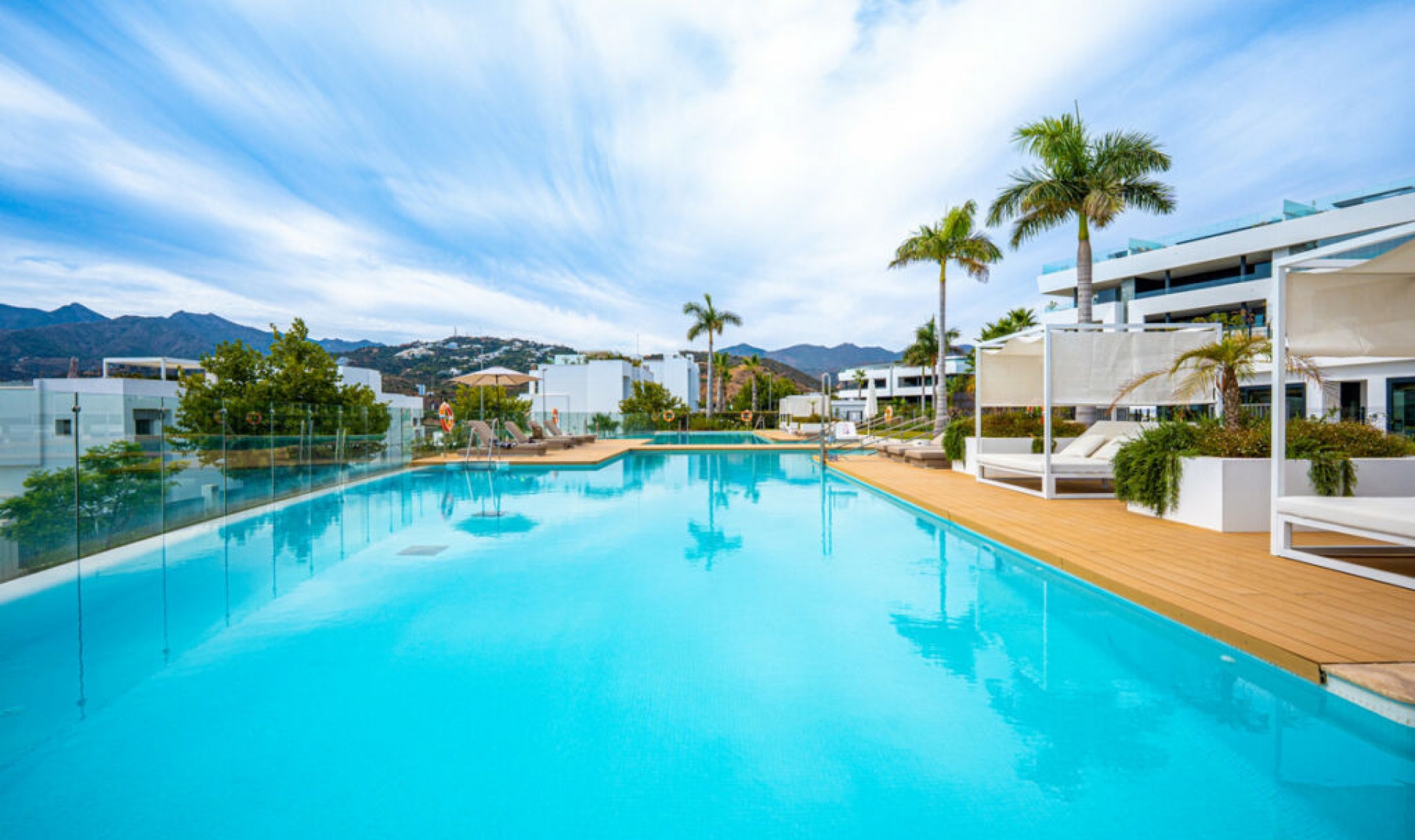 Resale - Apartment -
Marbella