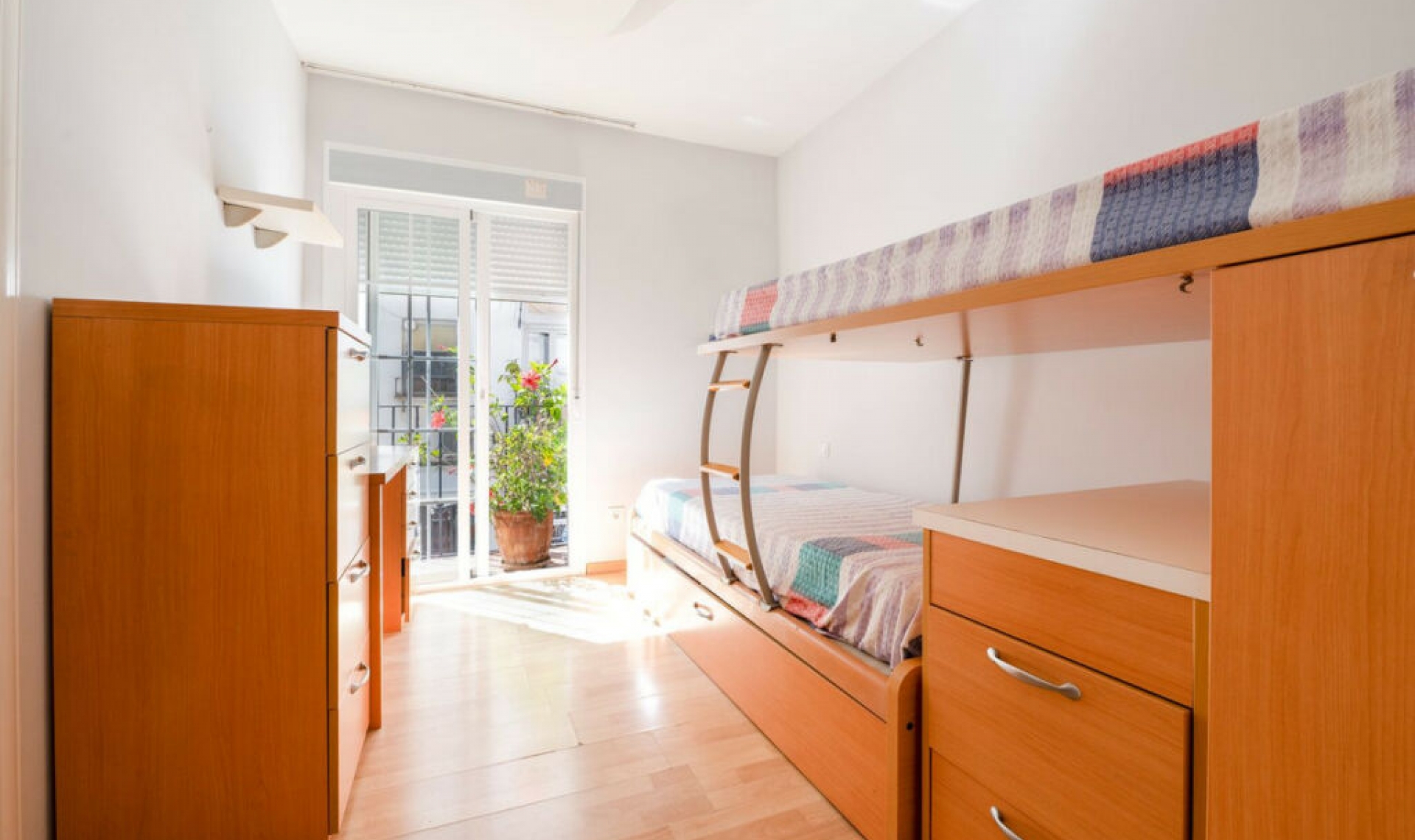 Resale - Apartment -
Marbella