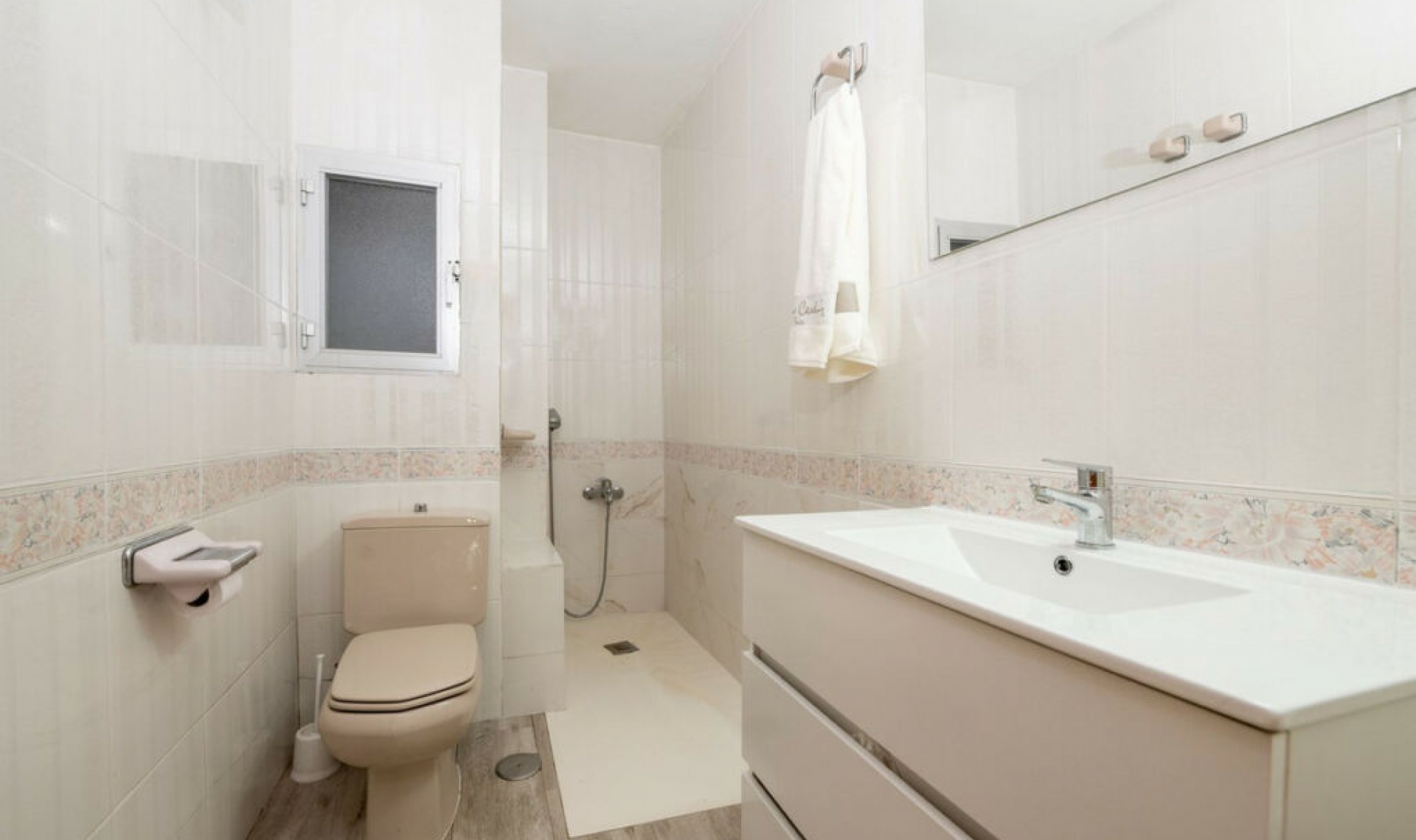 Resale - Apartment -
Marbella