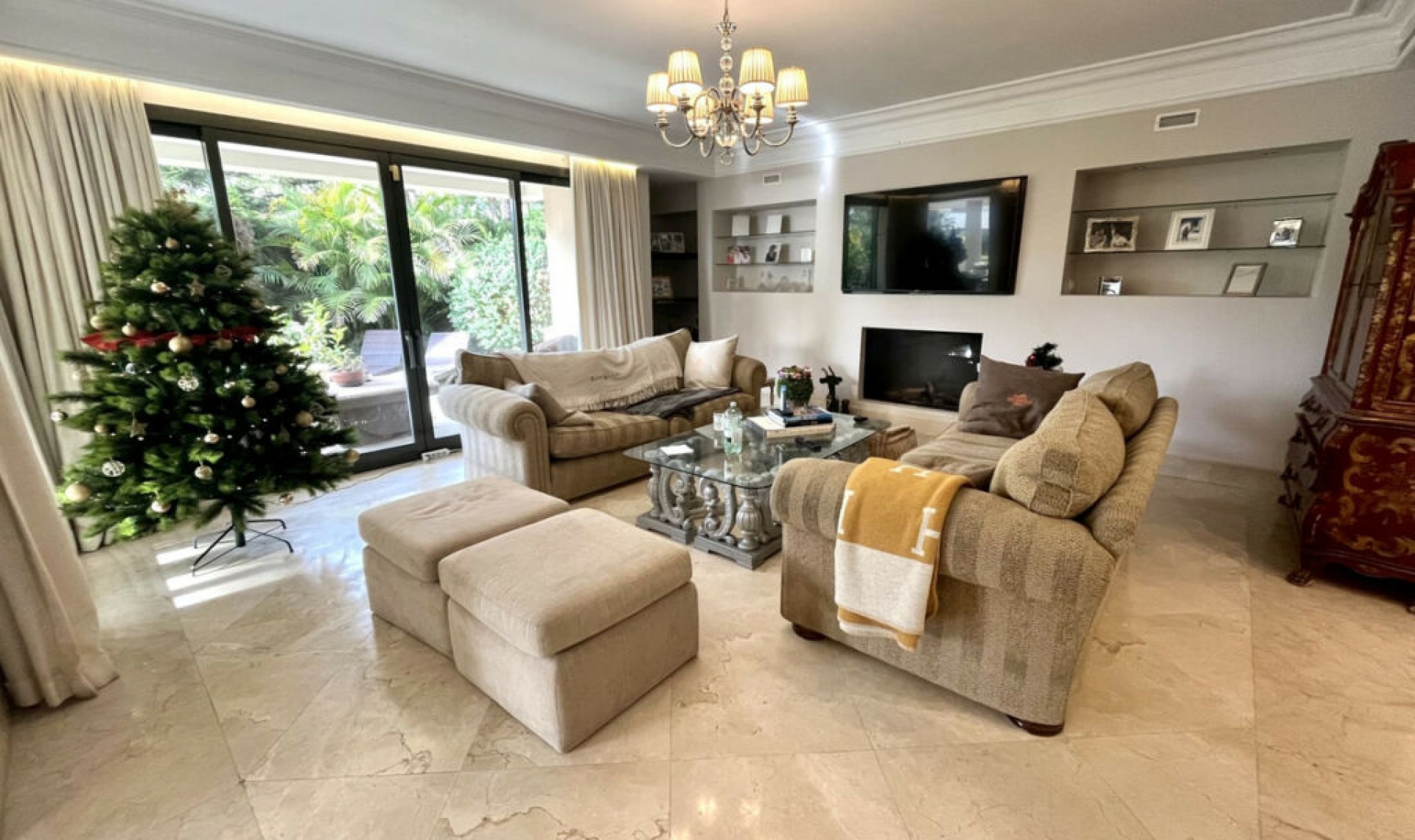 Resale - Apartment -
Marbella