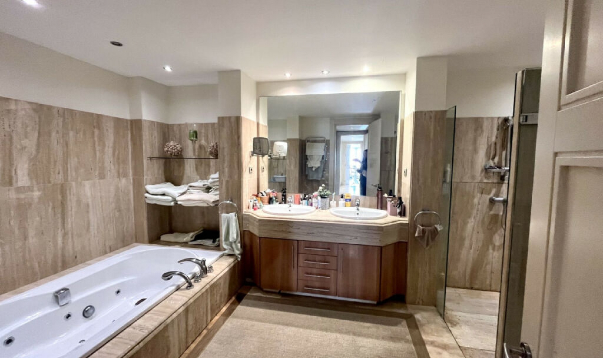 Resale - Apartment -
Marbella