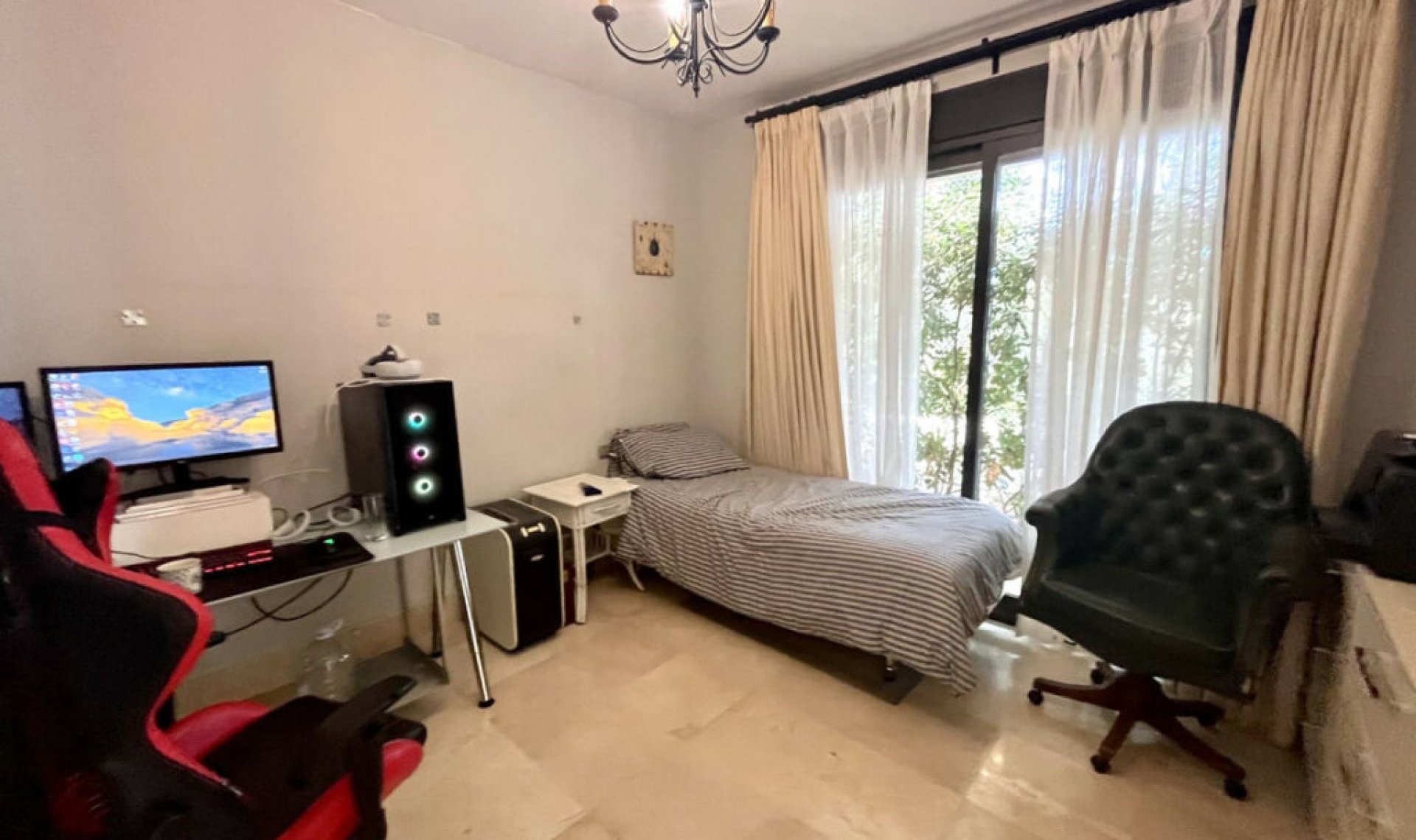 Resale - Apartment -
Marbella