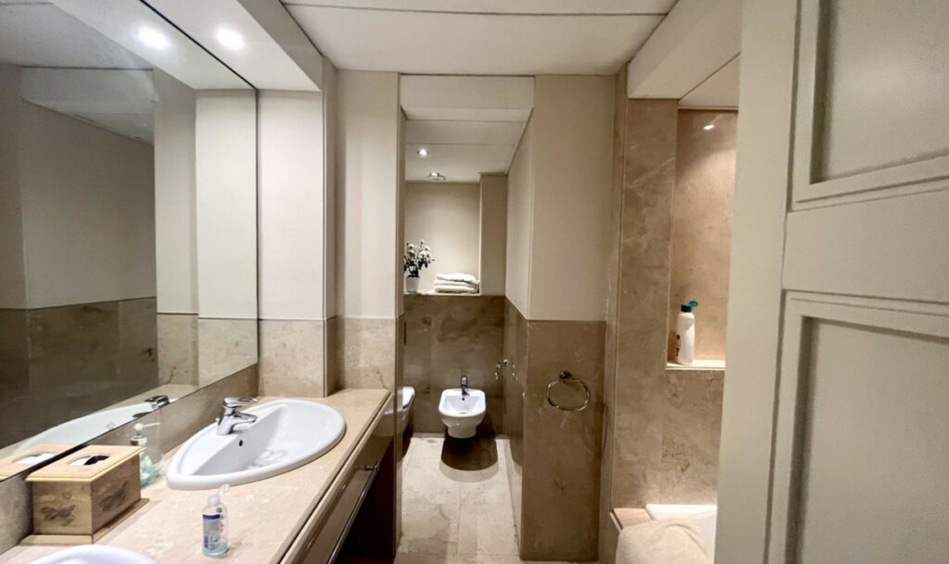 Resale - Apartment -
Marbella