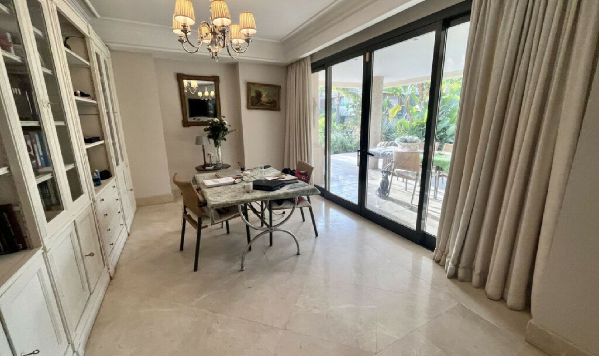 Resale - Apartment -
Marbella