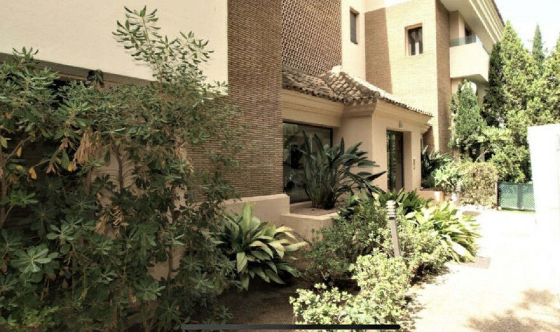 Resale - Apartment -
Marbella