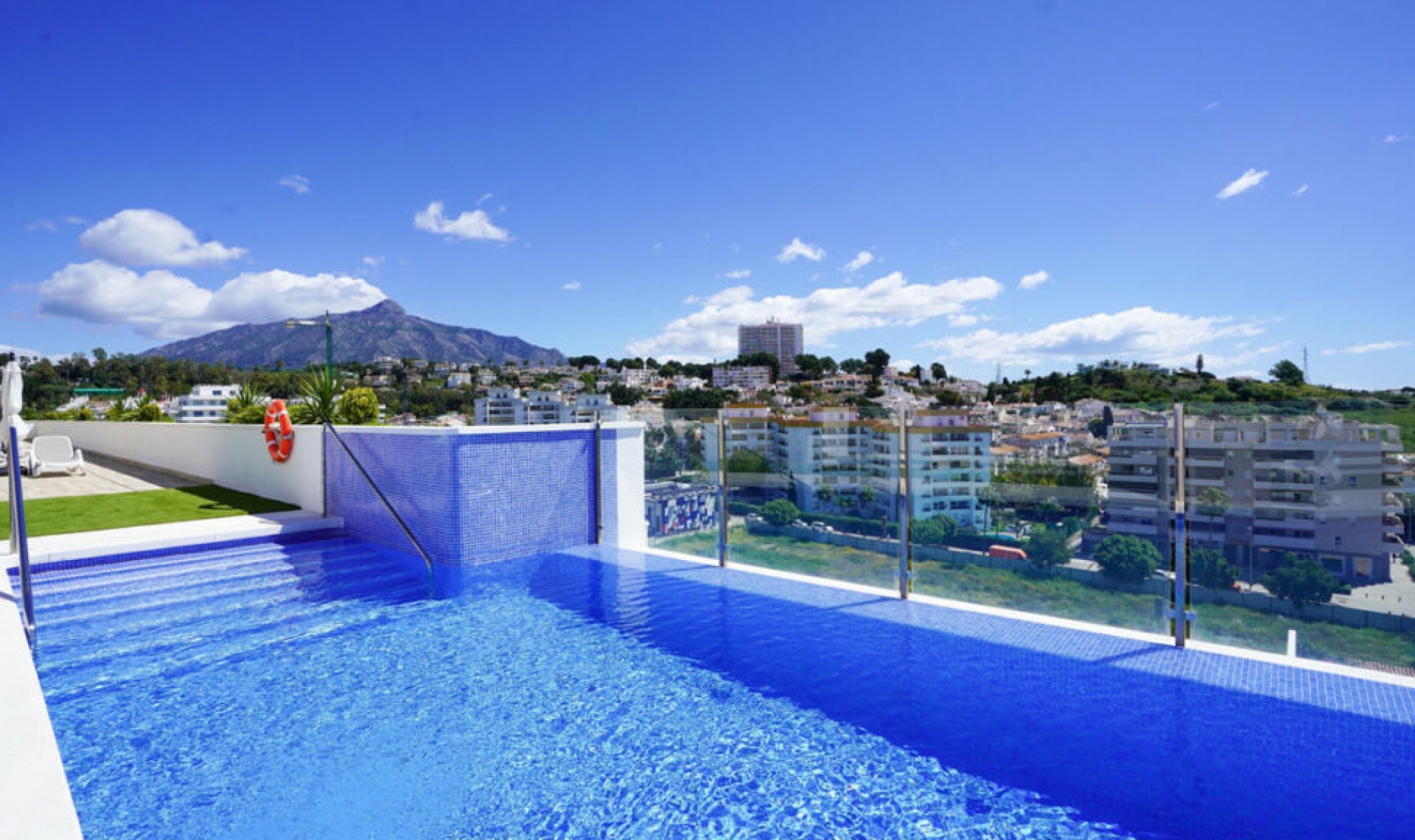 Resale - Apartment -
Marbella
