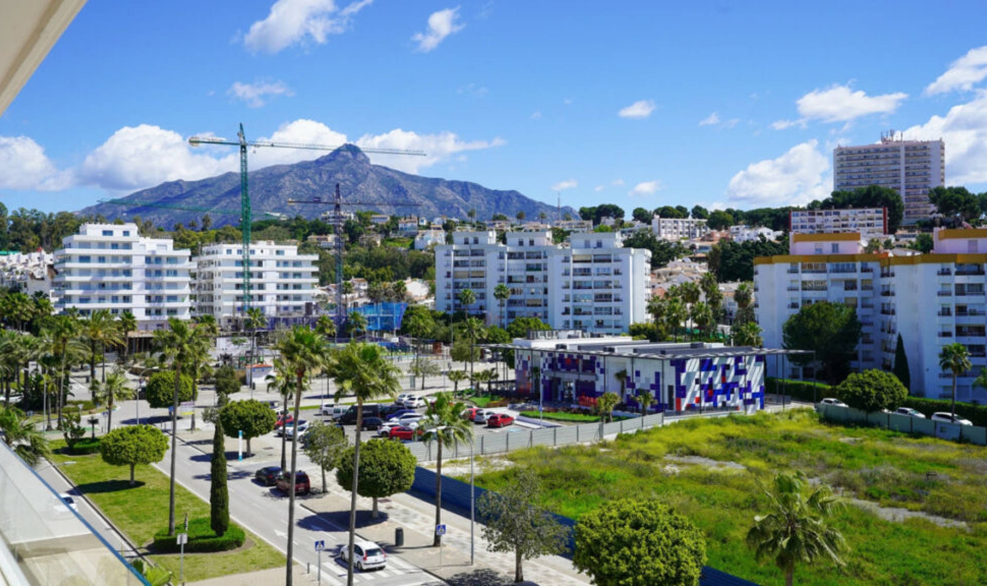 Resale - Apartment -
Marbella