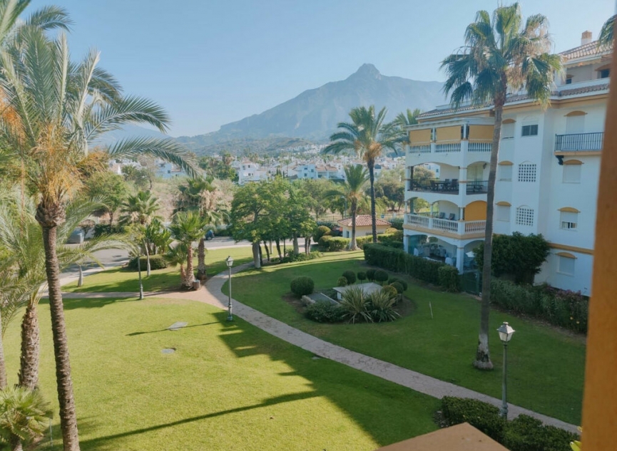 Resale - Apartment -
Marbella