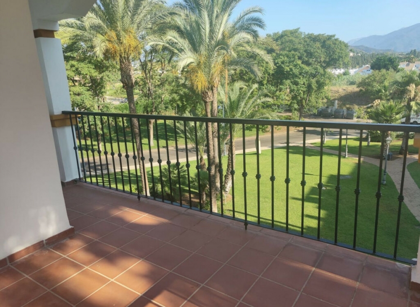 Resale - Apartment -
Marbella