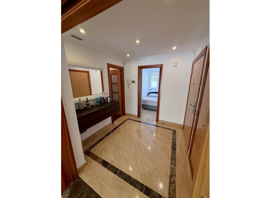 Resale - Apartment -
Marbella