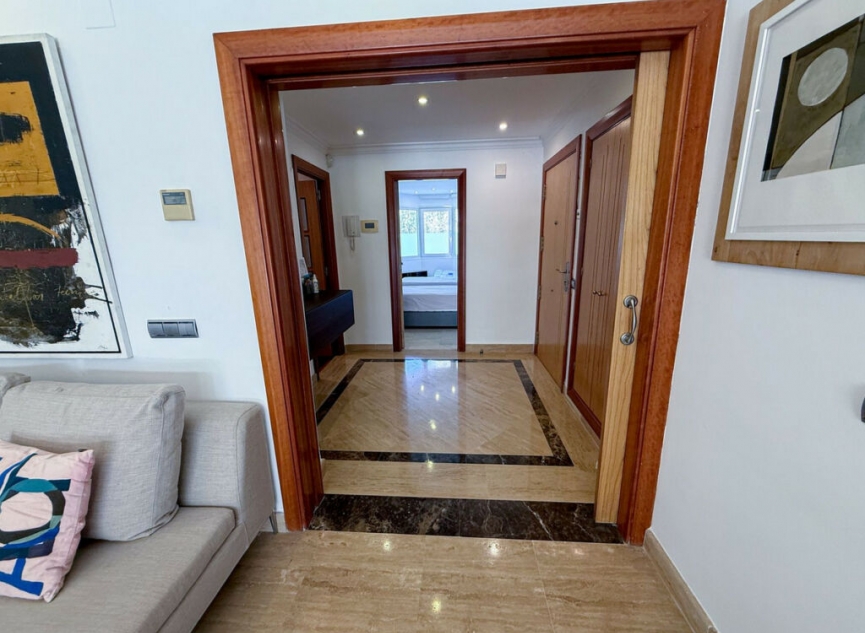 Resale - Apartment -
Marbella