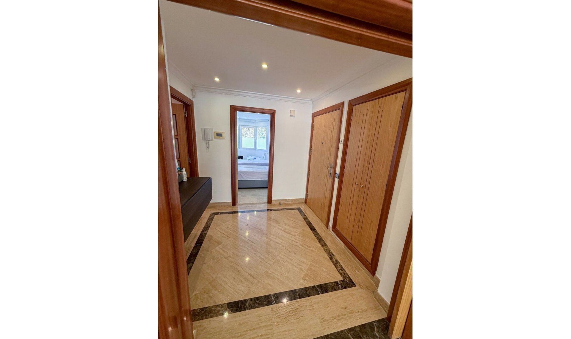 Resale - Apartment -
Marbella
