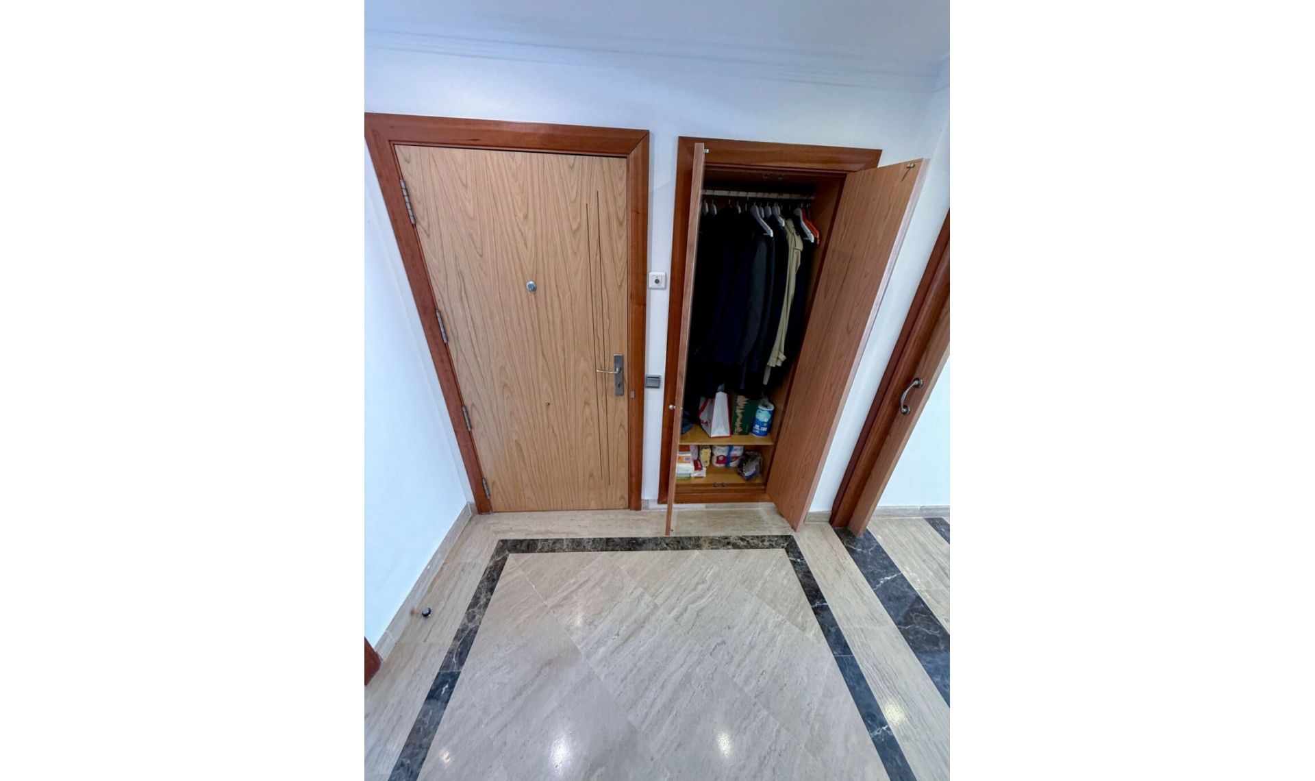 Resale - Apartment -
Marbella