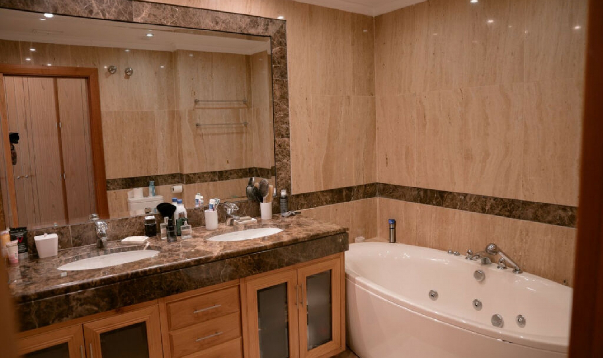 Resale - Apartment -
Marbella