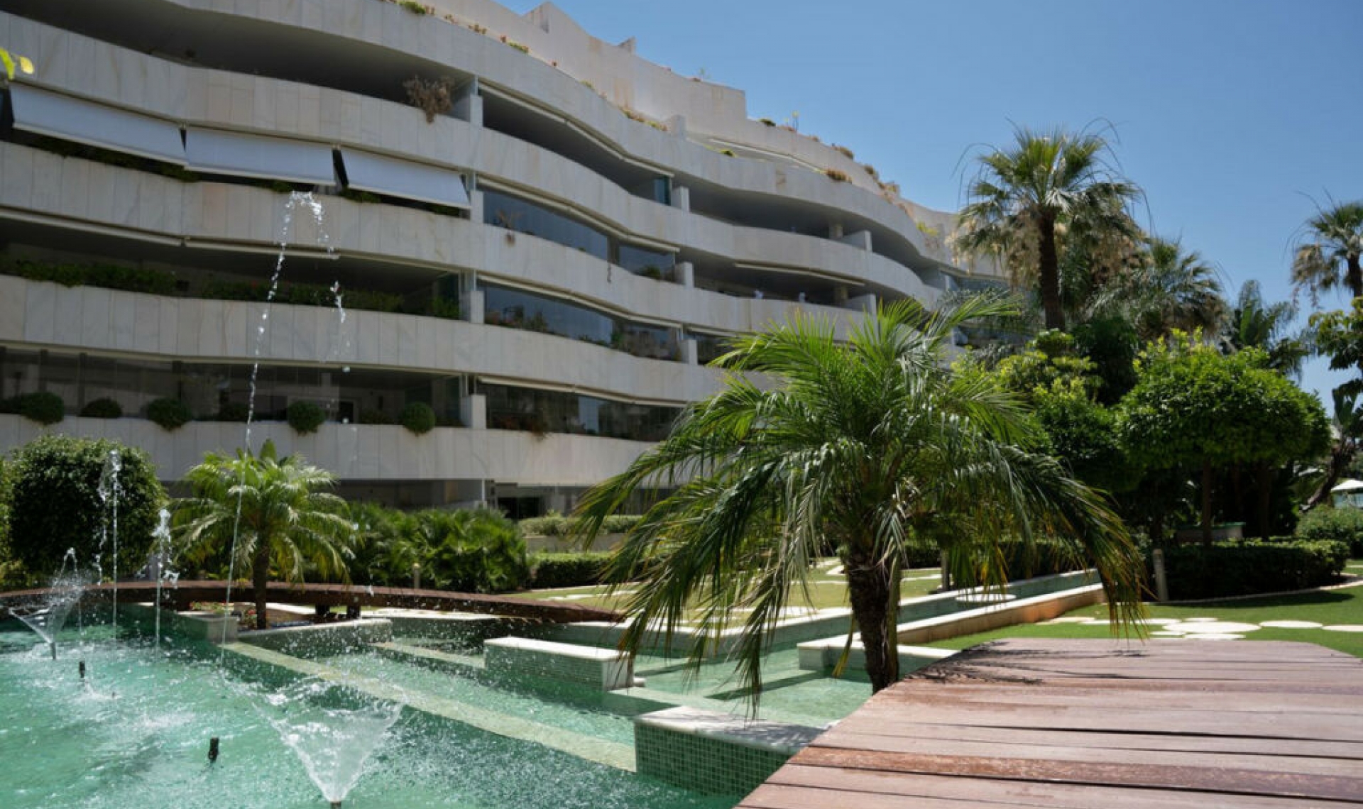 Resale - Apartment -
Marbella