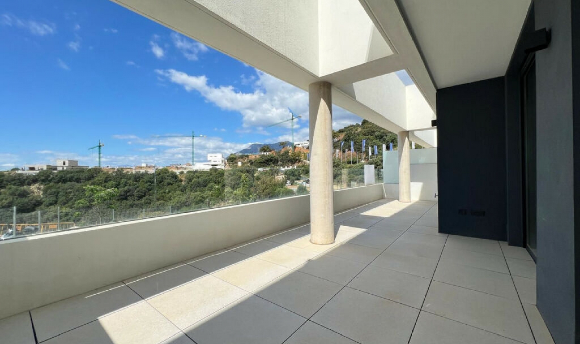 Resale - Apartment -
Marbella