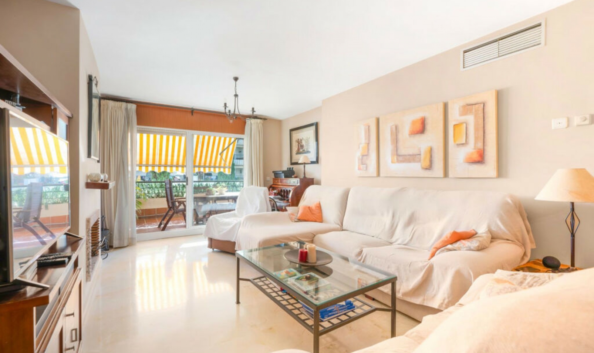 Resale - Apartment -
Marbella