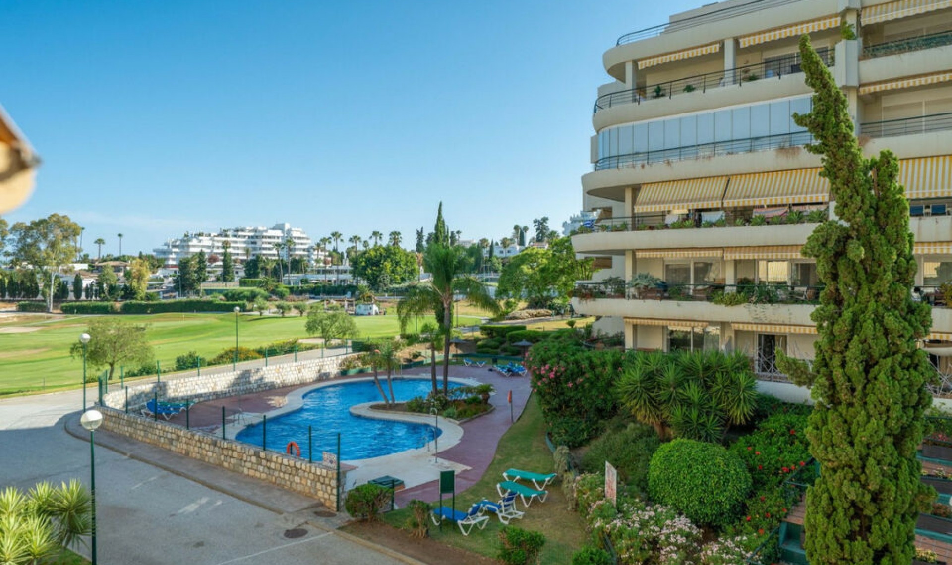 Resale - Apartment -
Marbella