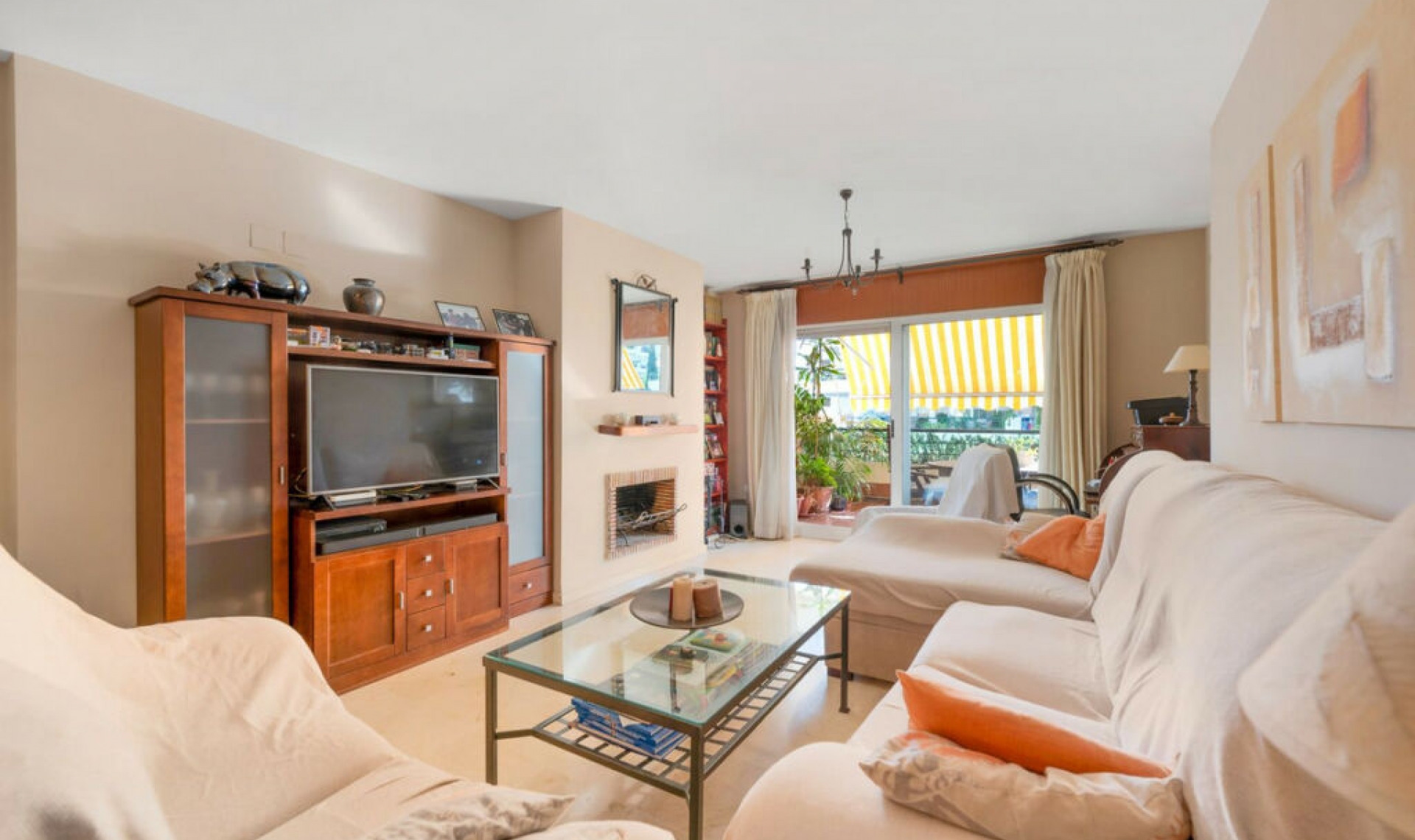 Resale - Apartment -
Marbella