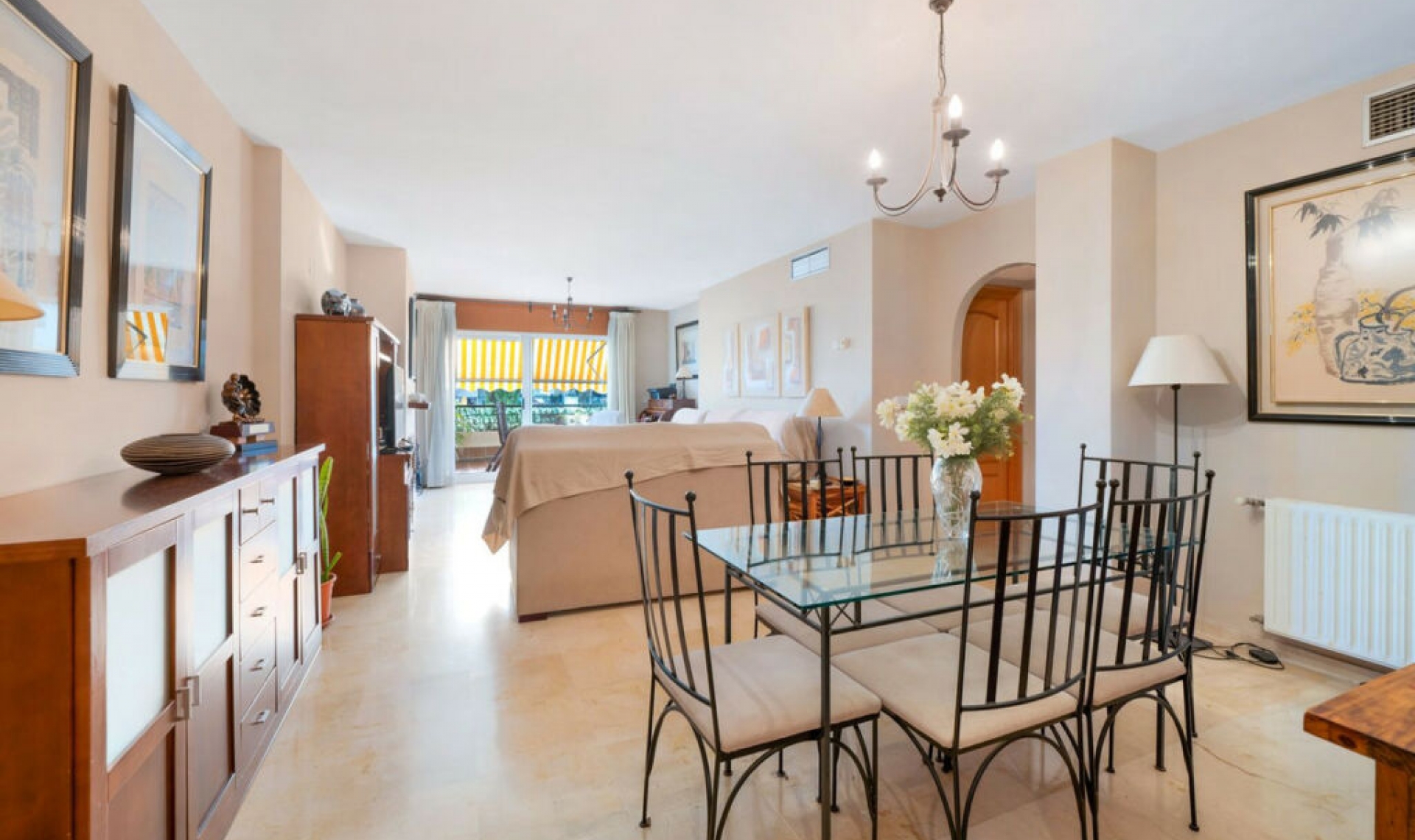 Resale - Apartment -
Marbella