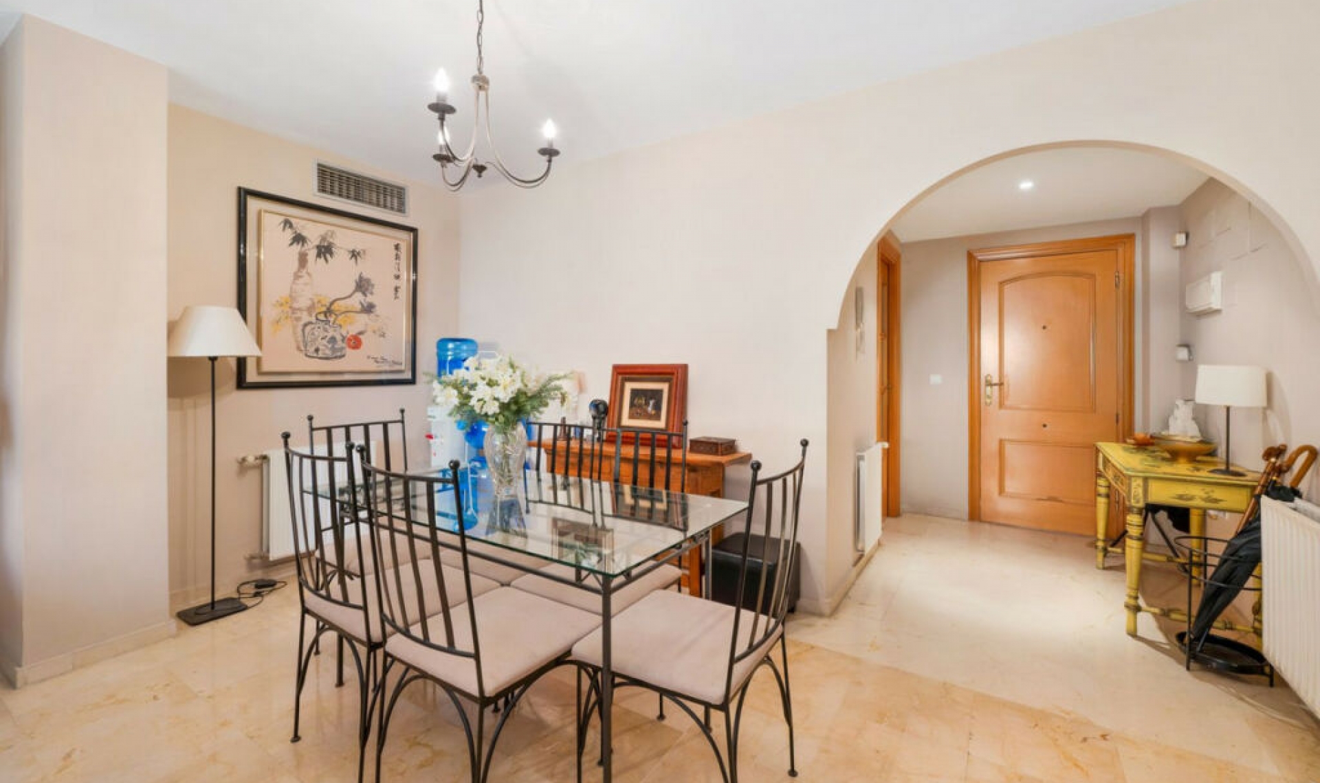 Resale - Apartment -
Marbella